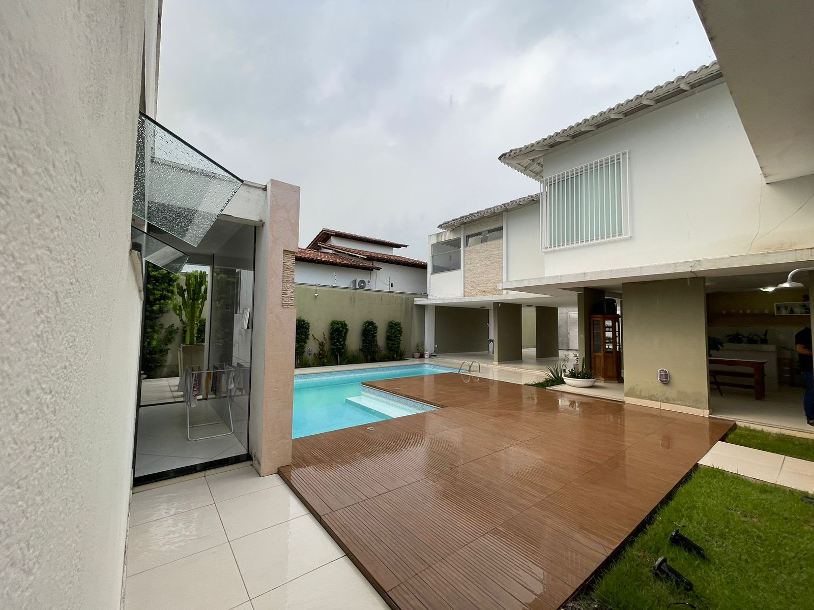 Vende casa de alto padrão no bairro Alamar