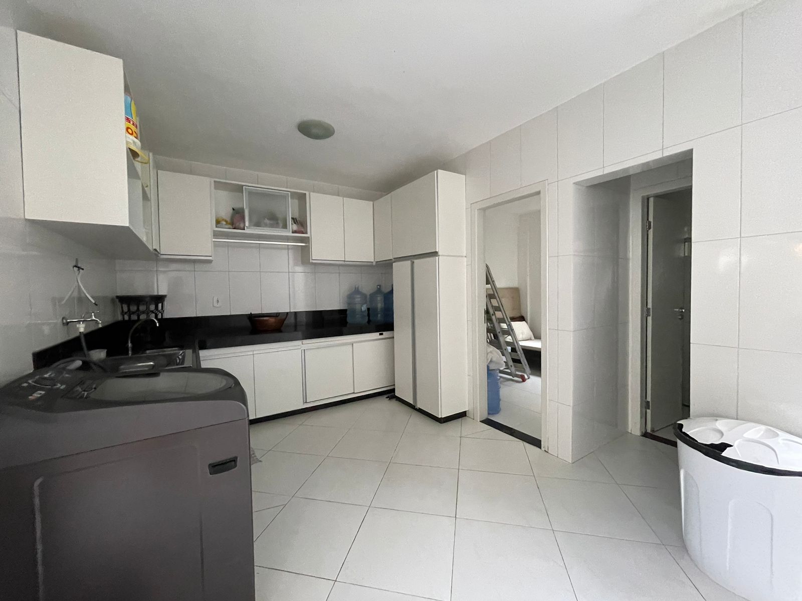 Vende casa de alto padrão no bairro Alamar