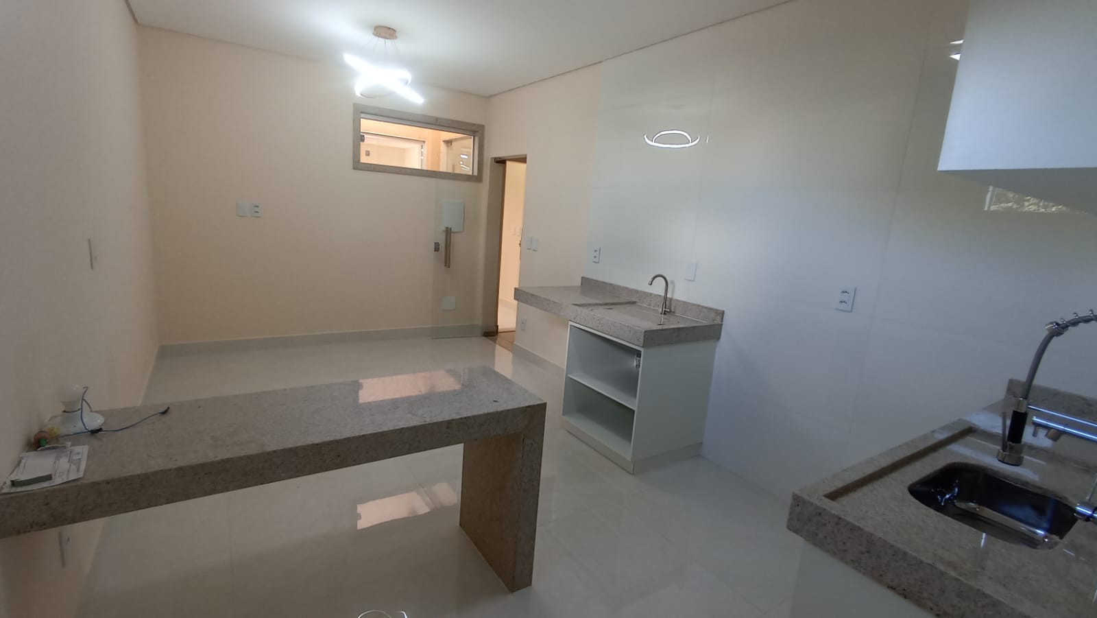 Aluga apartamento novo com ótimo acabamento no Gusmão 