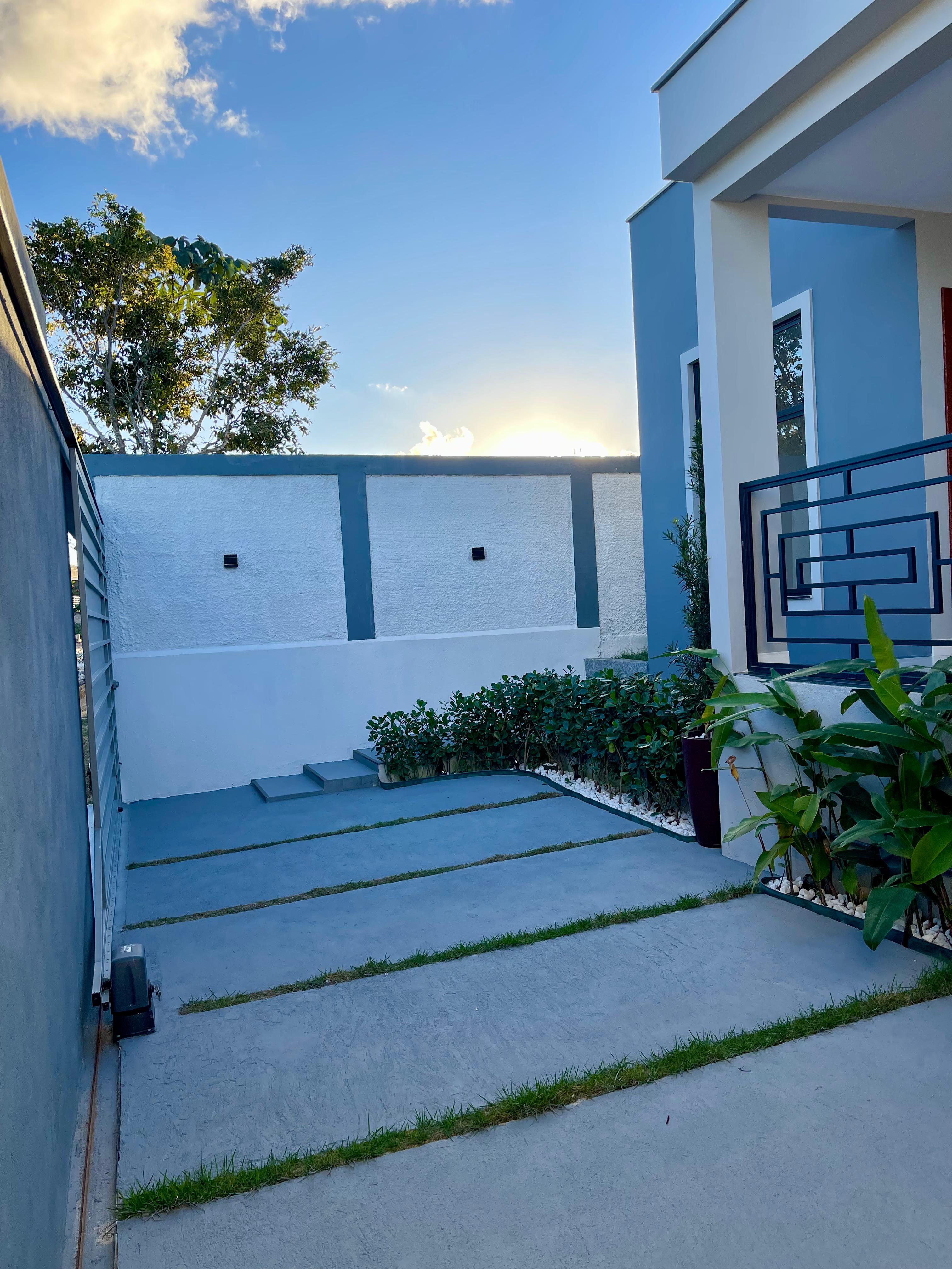 Vende casa em condomínio na cidade de Porto Seguro/Ba