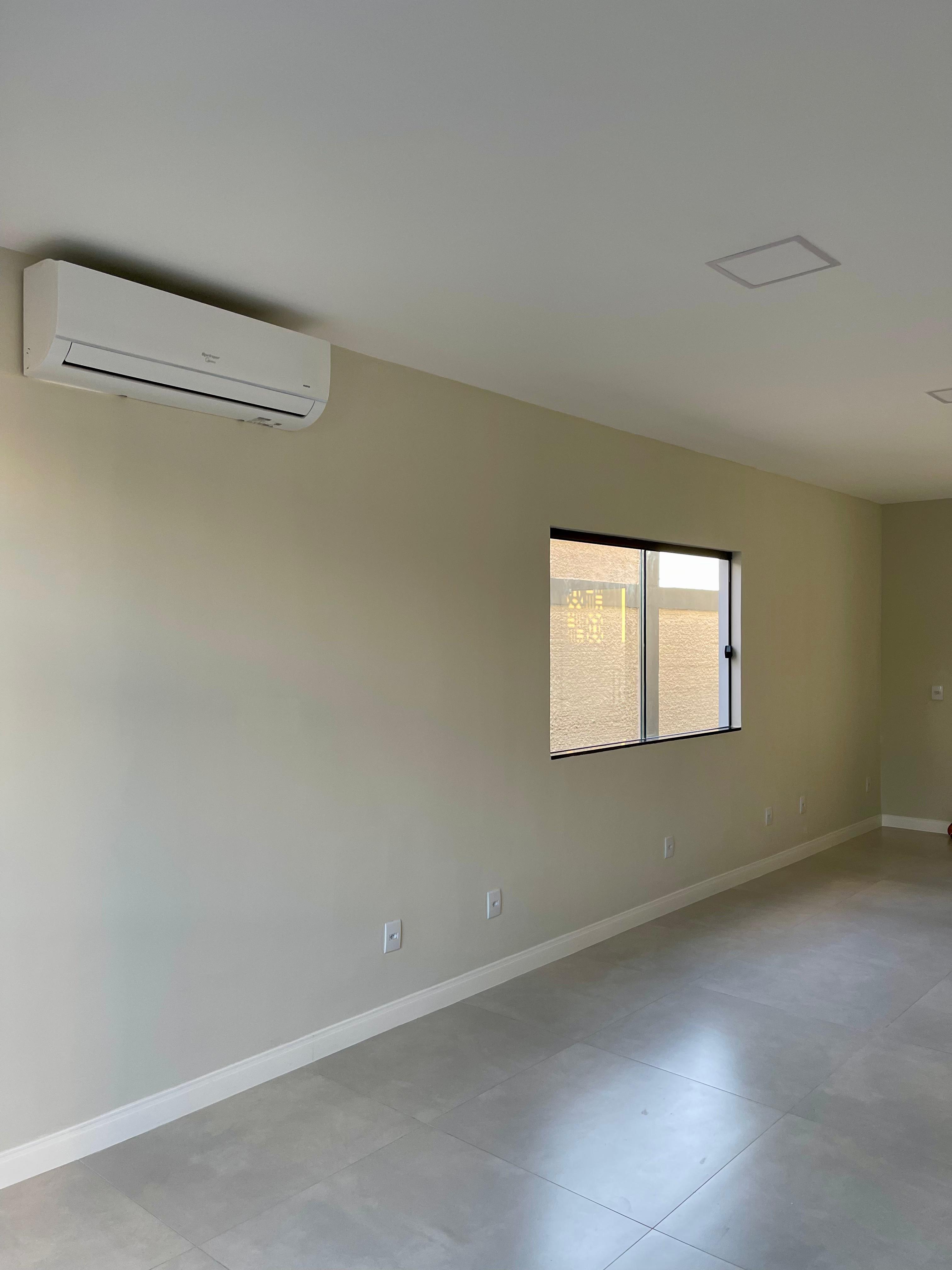 Vende casa em condomínio na cidade de Porto Seguro/Ba