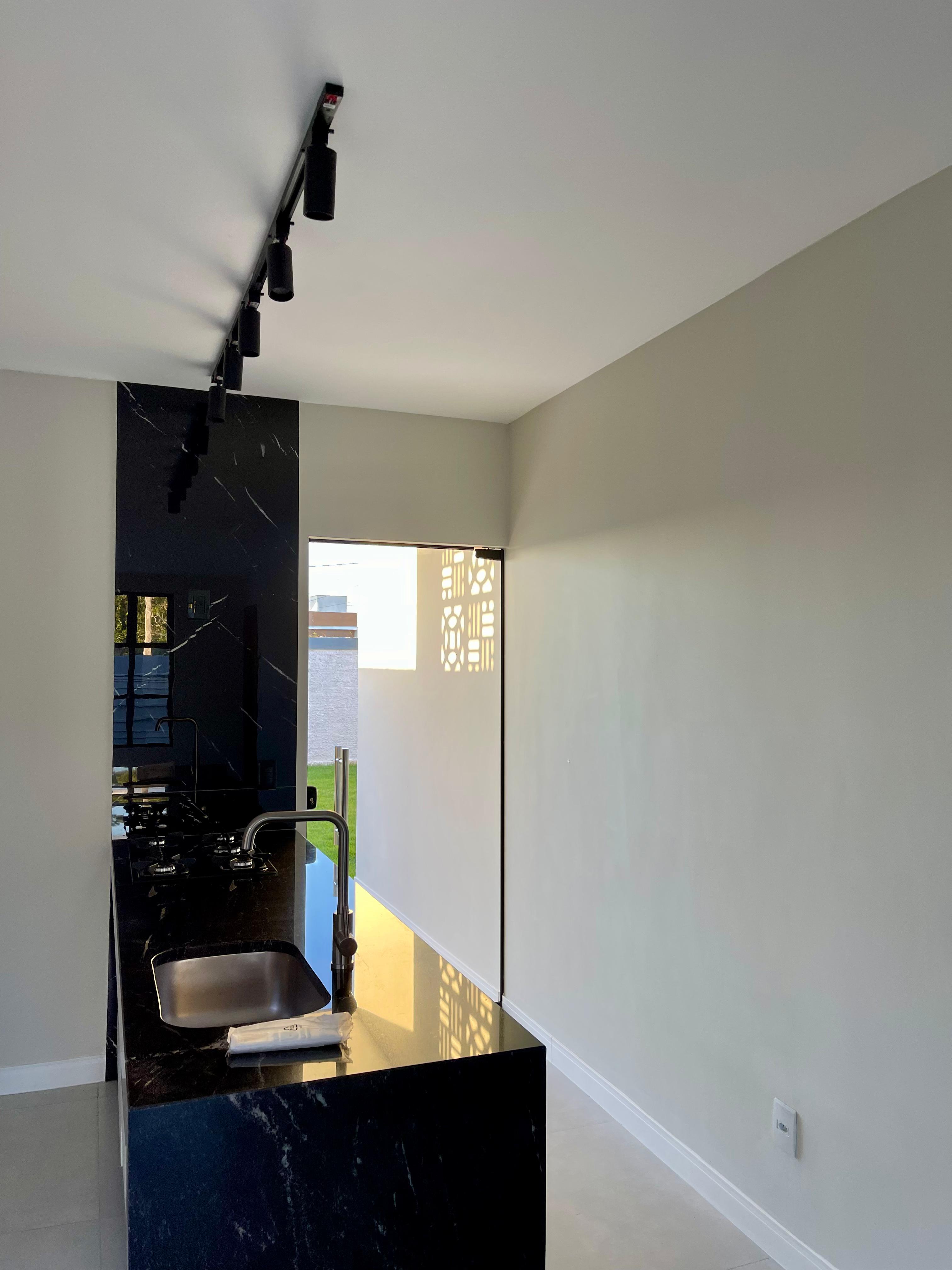 Vende casa em condomínio na cidade de Porto Seguro/Ba