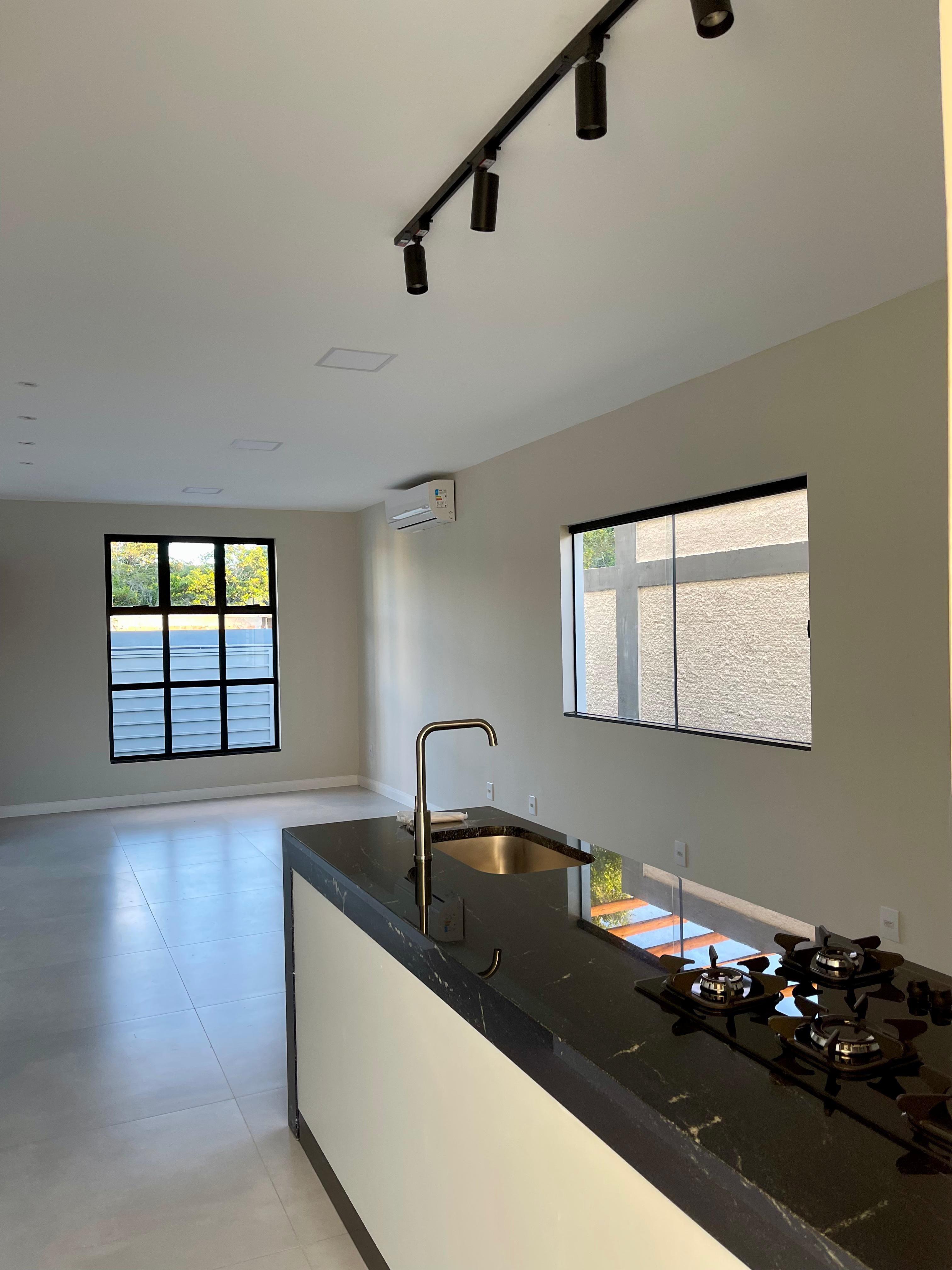 Vende casa em condomínio na cidade de Porto Seguro/Ba
