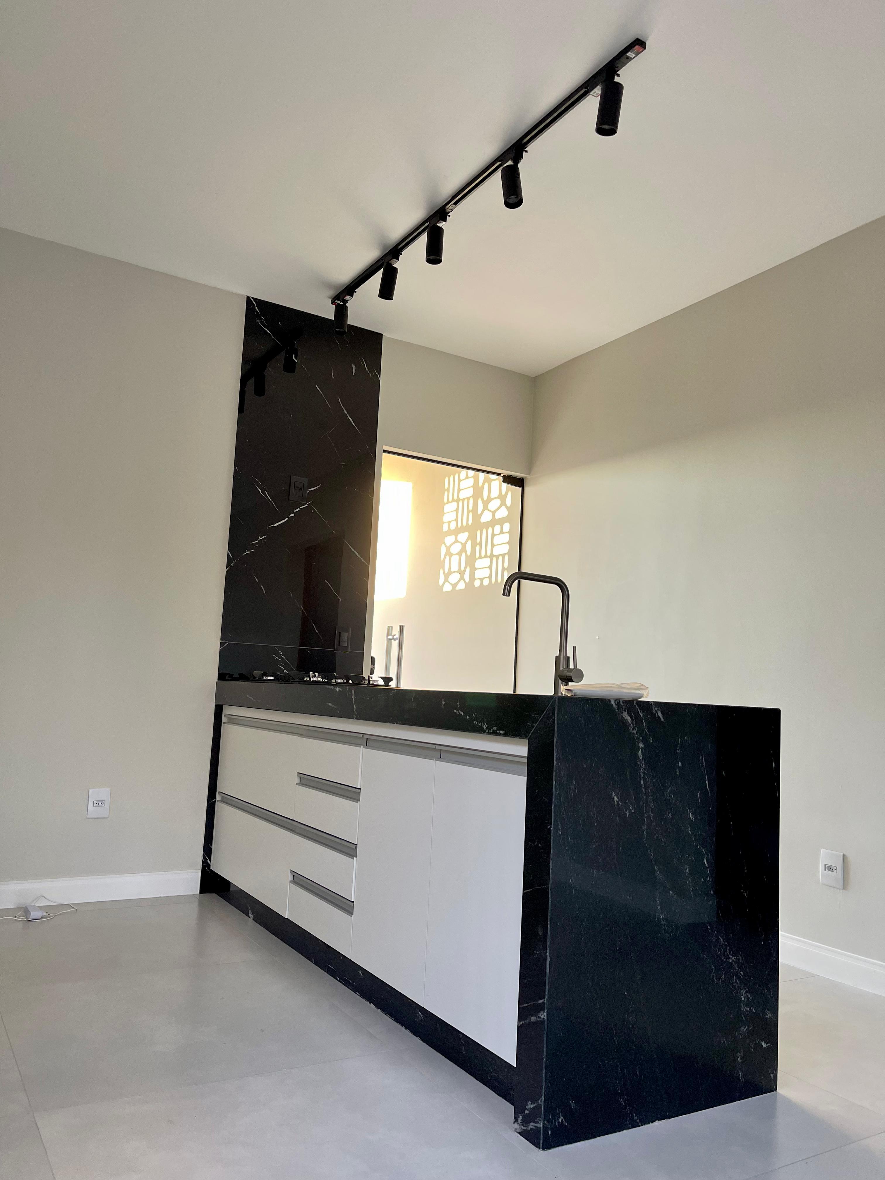 Vende casa em condomínio na cidade de Porto Seguro/Ba