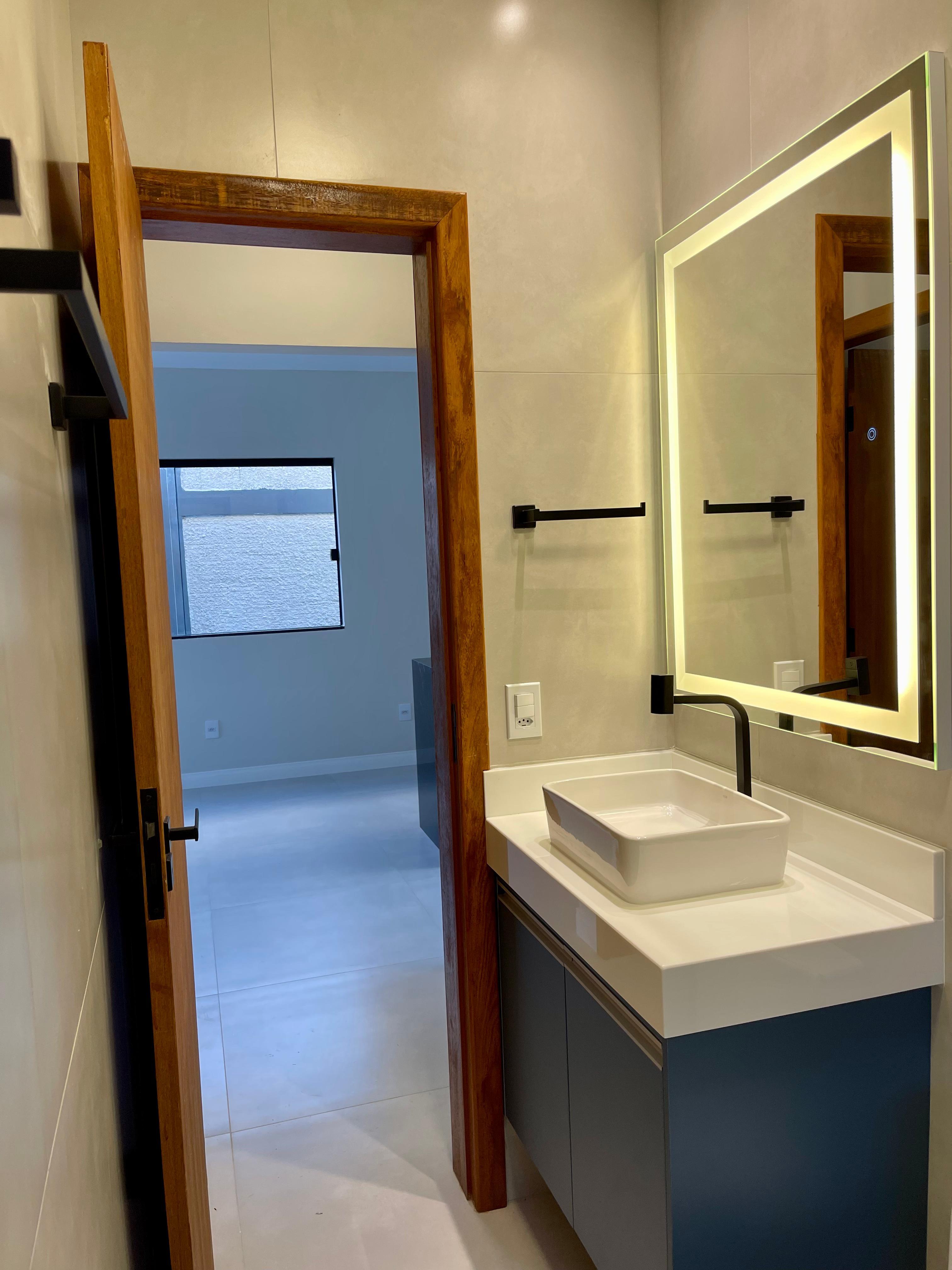 Vende casa em condomínio na cidade de Porto Seguro/Ba