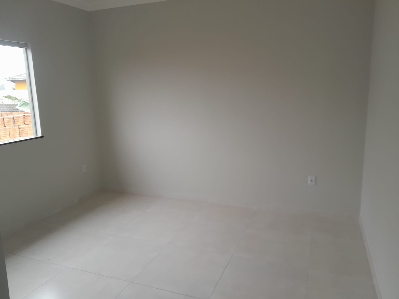 ALUGA APARTAMENTO NO BAIRRO ANTARES (1º ANDAR)