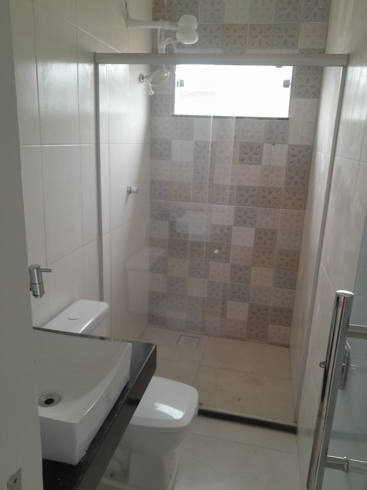 ALUGA APARTAMENTO NO BAIRRO ANTARES (1º ANDAR)