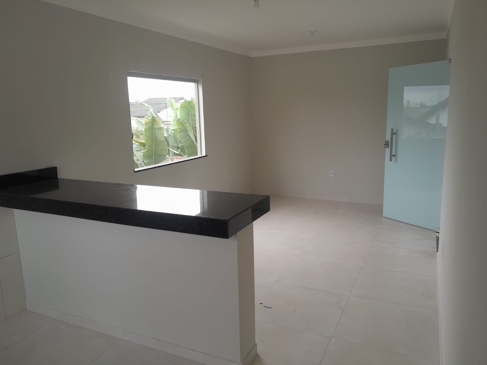 ALUGA APARTAMENTO NO BAIRRO ANTARES (1º ANDAR)