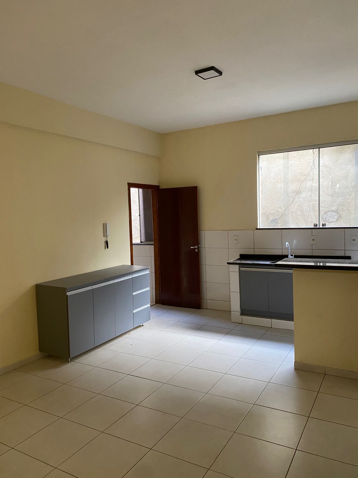 Aluga Apartamento no Centro (2º ANDAR)