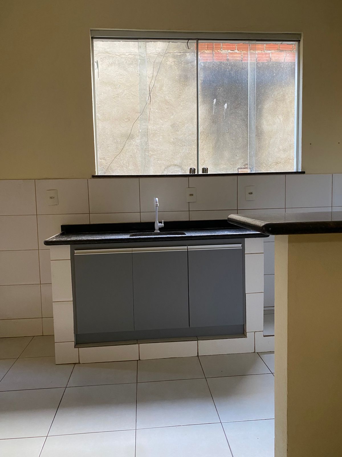 Aluga Apartamento no Centro (2º ANDAR)