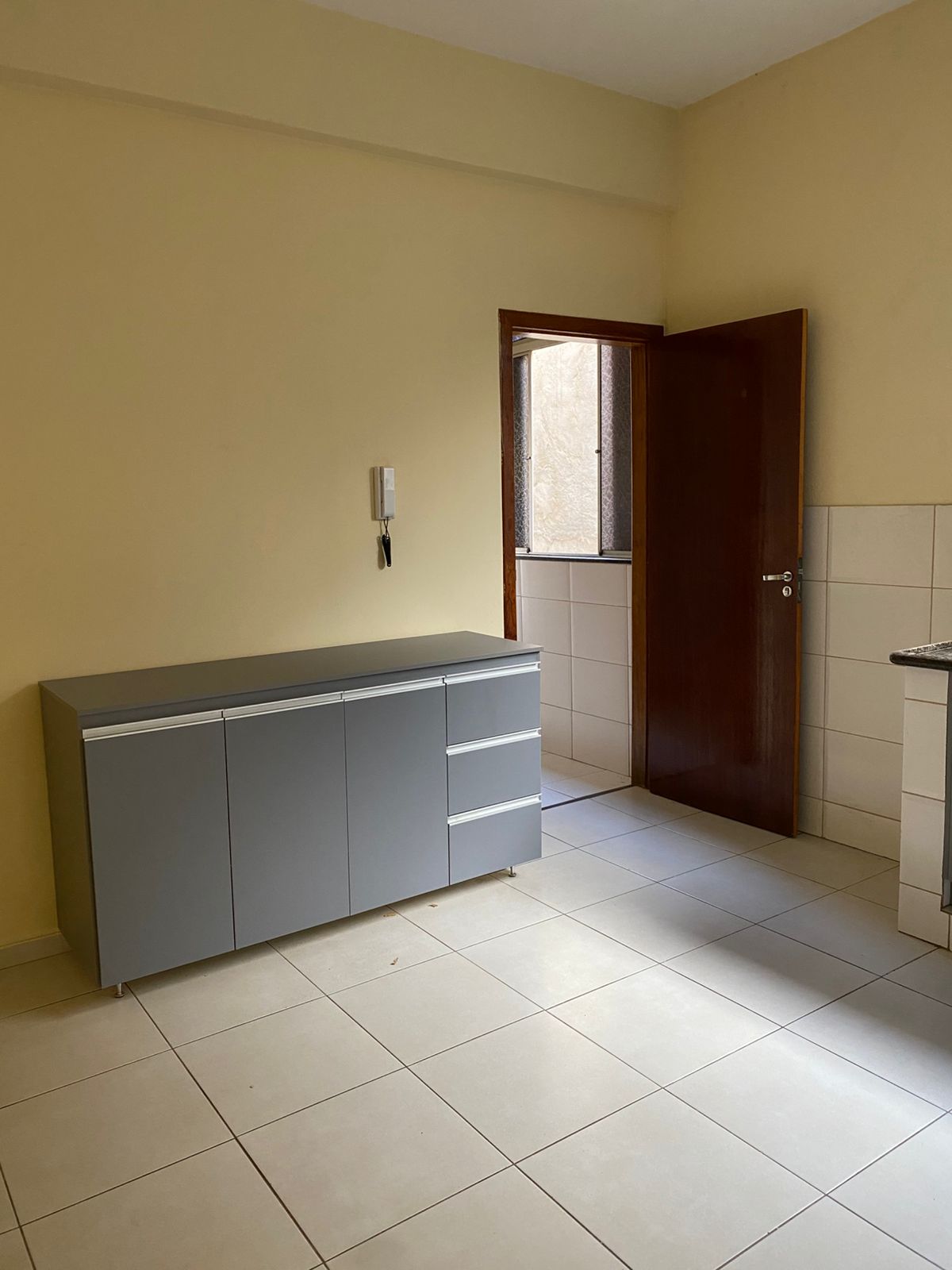 Aluga Apartamento no Centro (2º ANDAR)