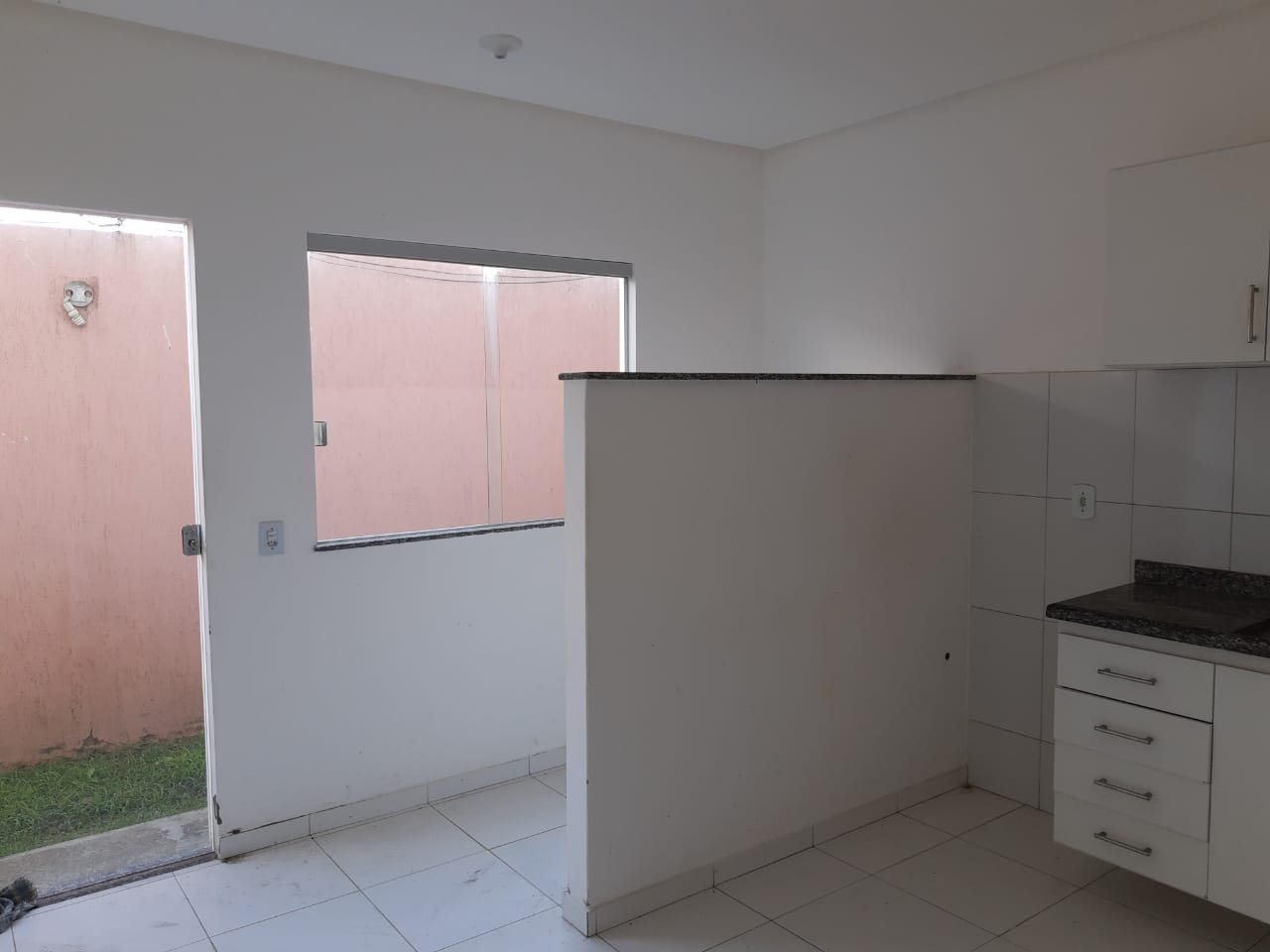Aluga Apartamento Térreo no Bairro Alamar
