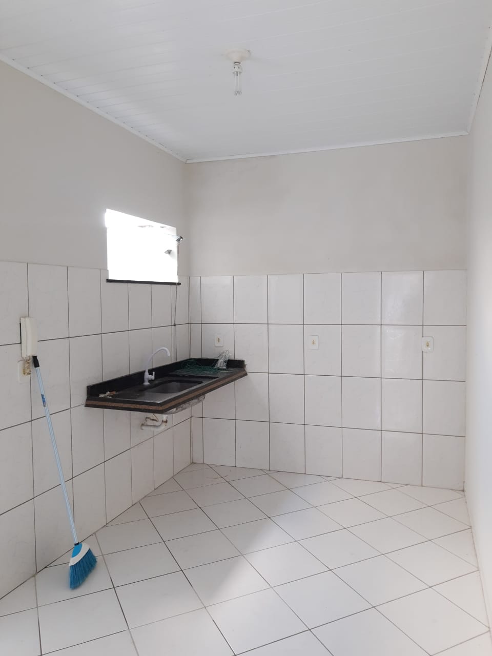 ALUGA APARTAMENTO SIMPLES NO BAIRRO DINAH BORGES