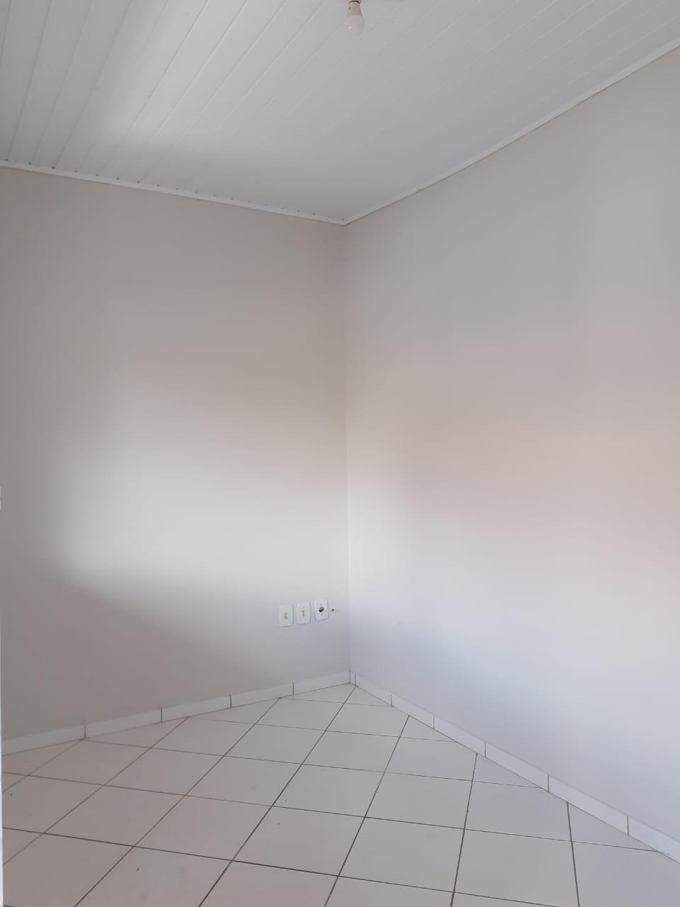 ALUGA APARTAMENTO SIMPLES NO BAIRRO DINAH BORGES