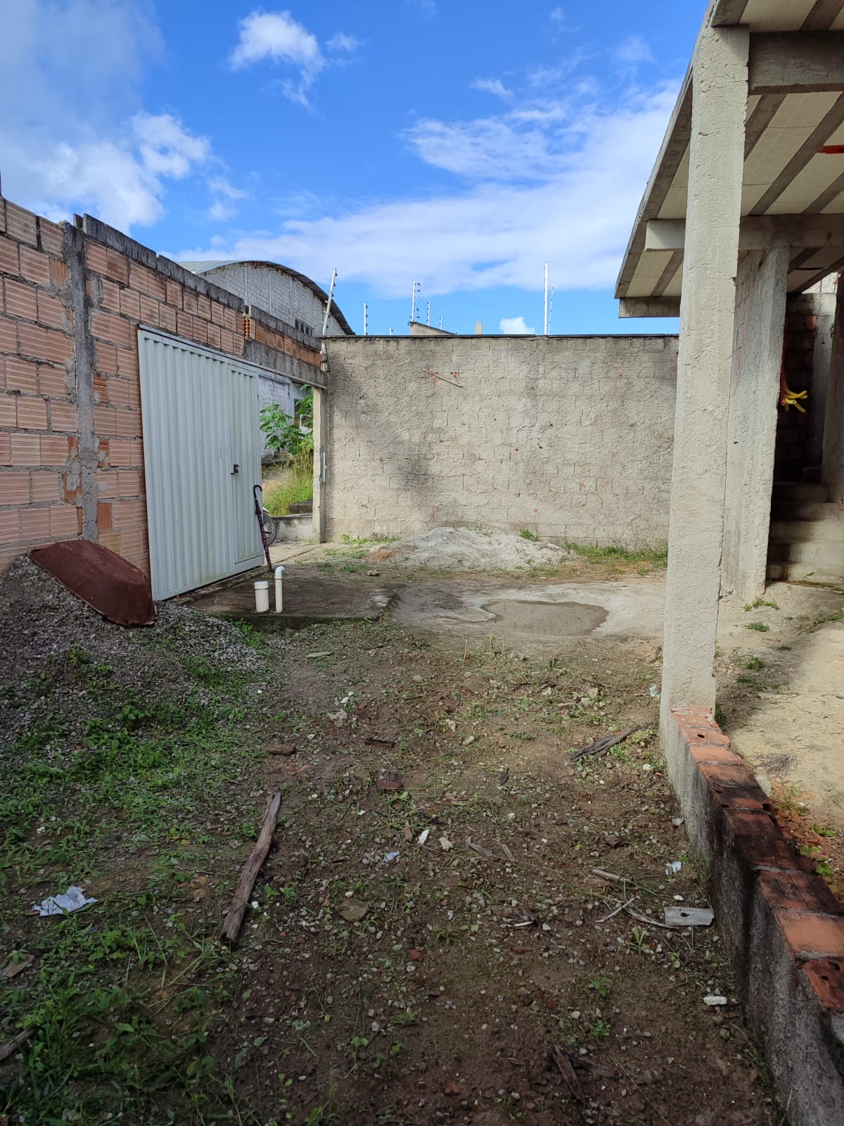 VENDE TERRENO COM CONSTRUÇÃO NO ENCANTO DAS ÁGUAS
