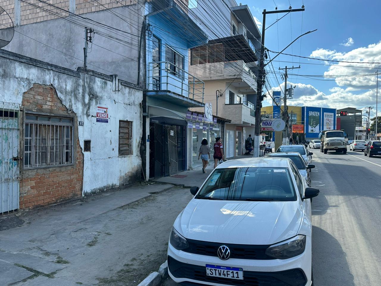 Vende ponto comercial em ótima localização no Centro
