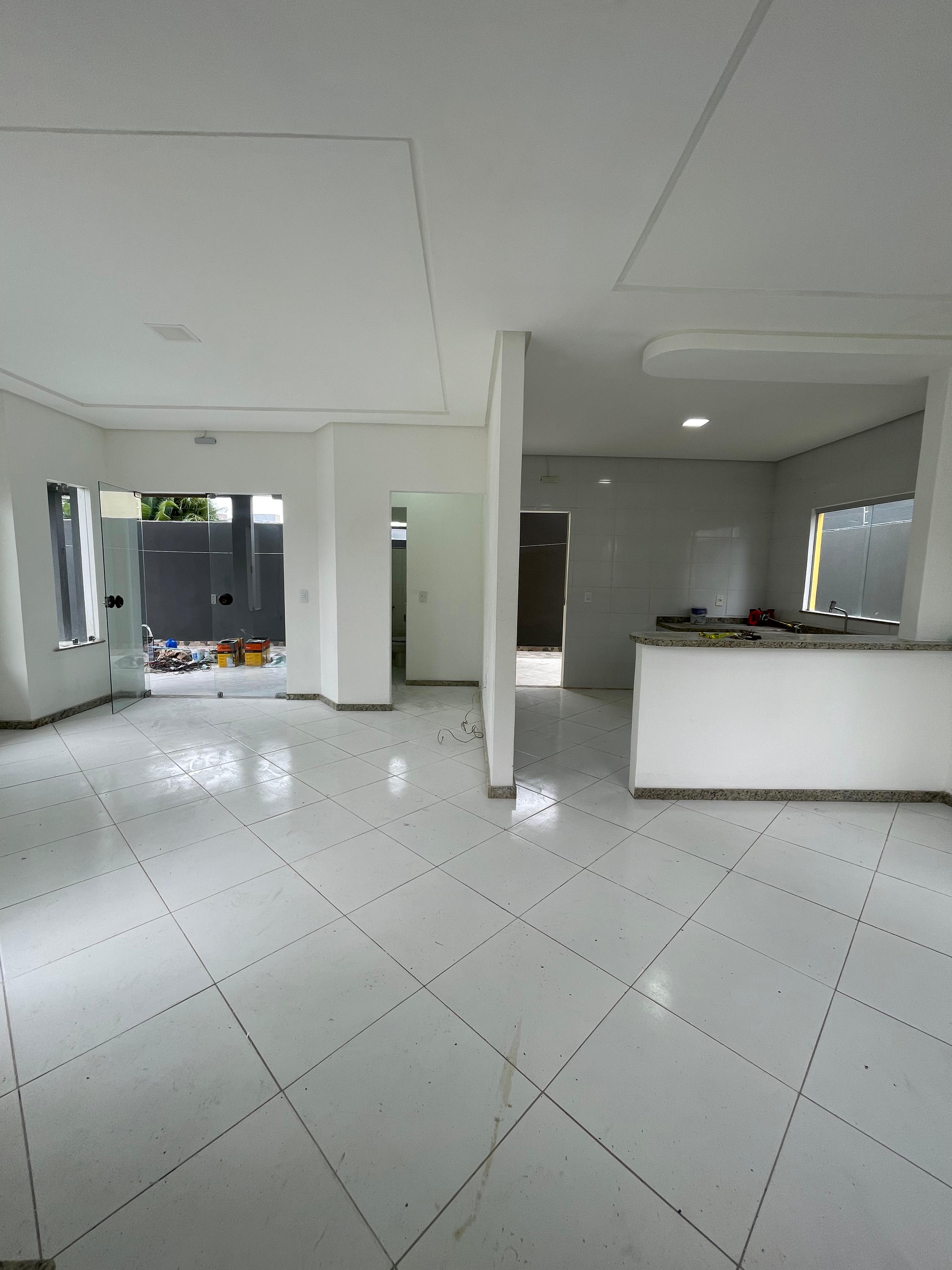 Vende belo duplex no bairro Colonial