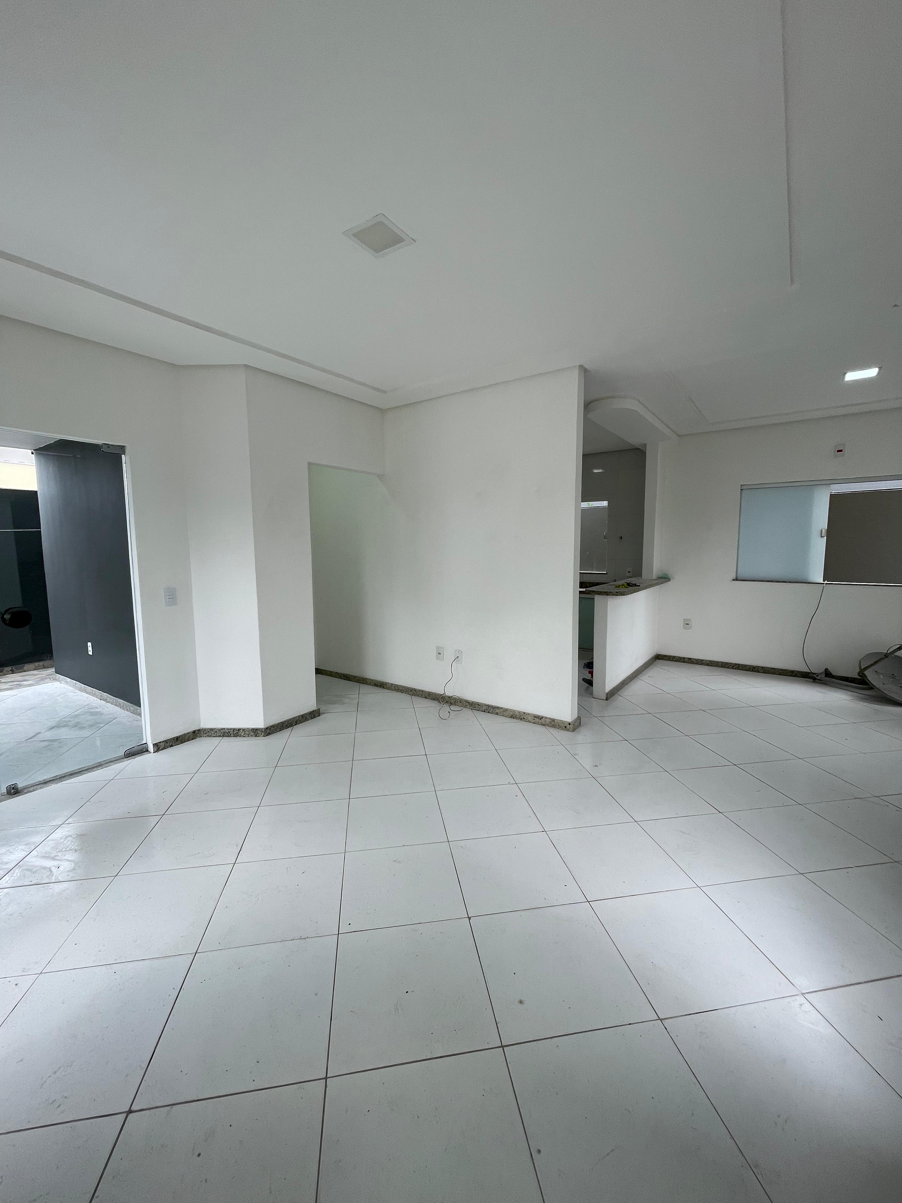 Vende belo duplex no bairro Colonial