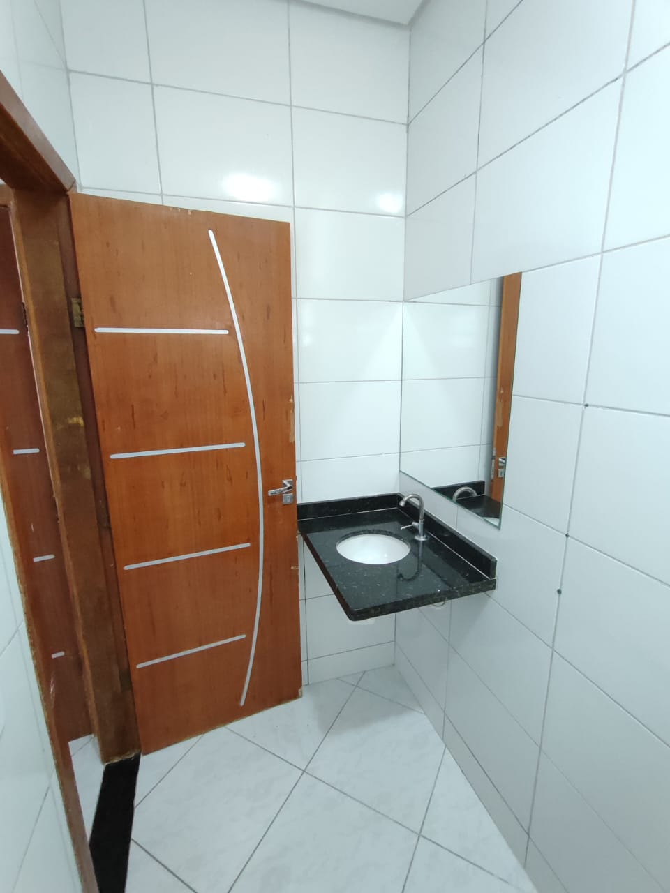 Aluga-se Casa no Dinah Borges 