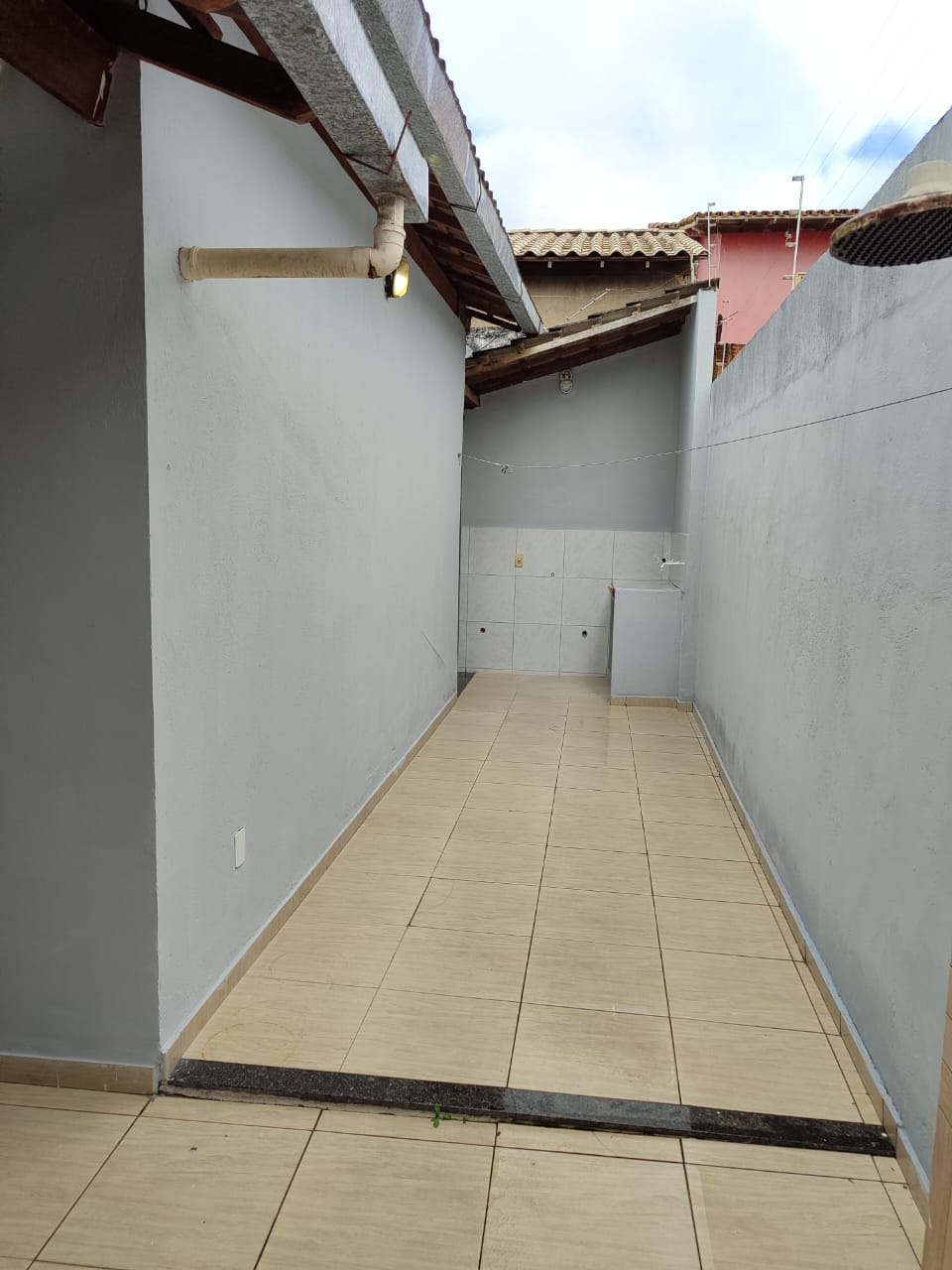 Aluga-se Casa no Dinah Borges 