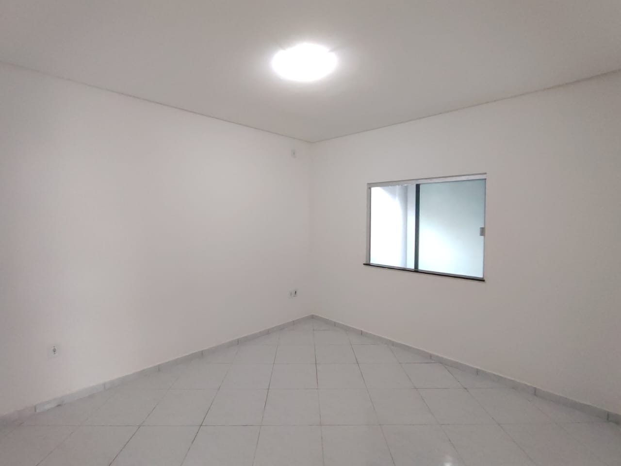 Aluga-se Casa no Dinah Borges 