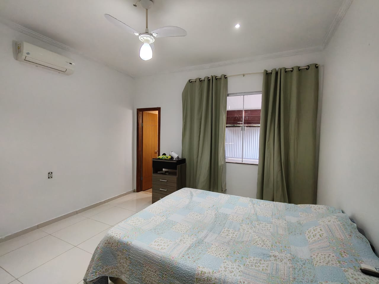 Vende casa no bairro Centauro