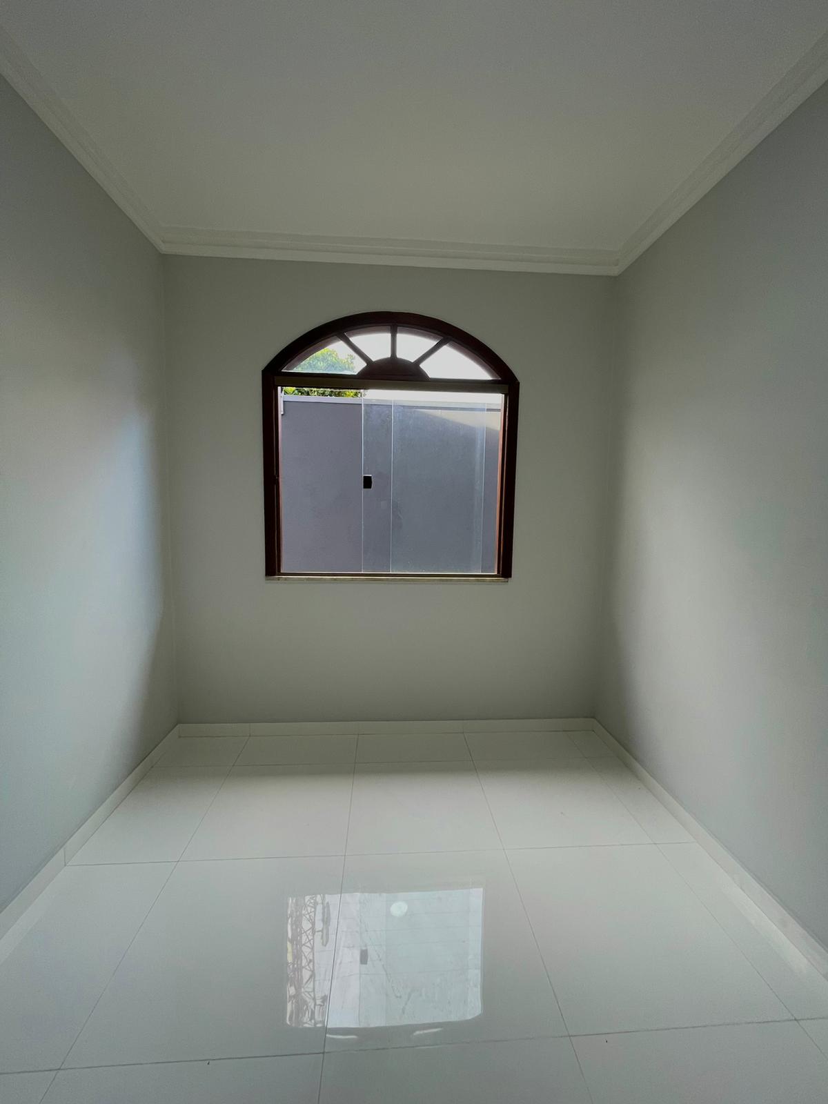 Vende linda casa ampla na Centauro