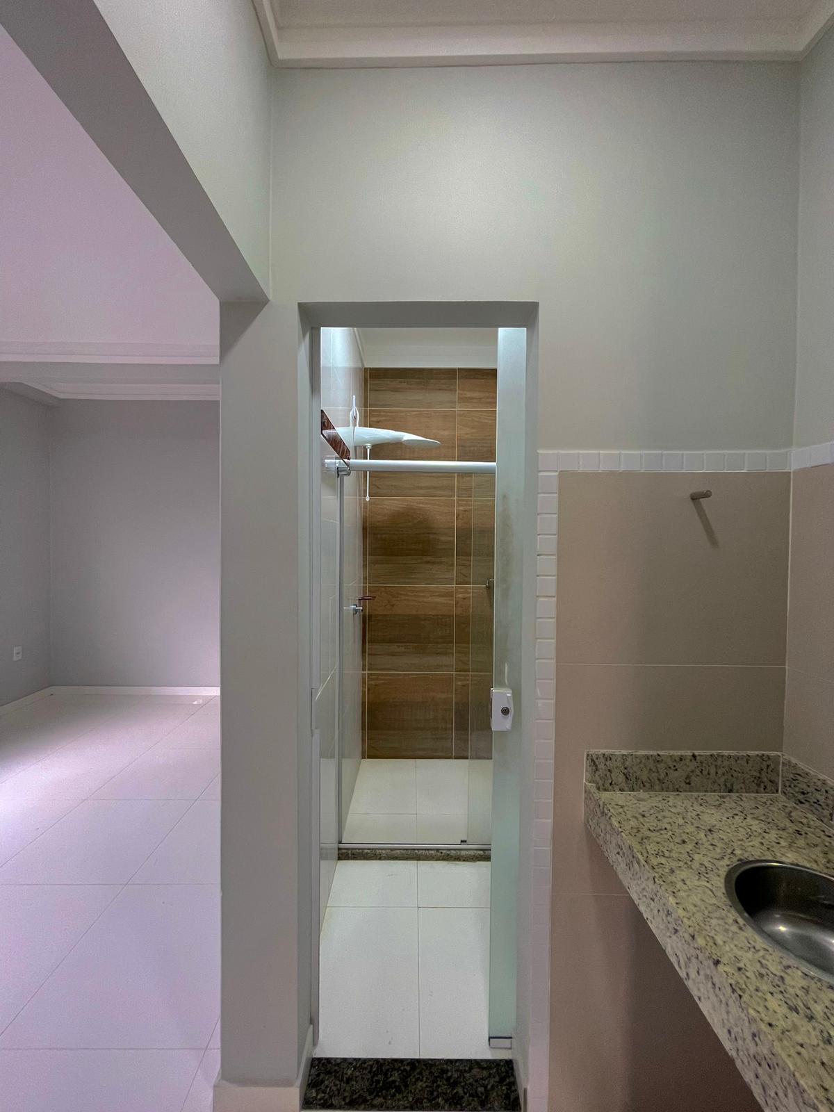 Vende linda casa ampla na Centauro