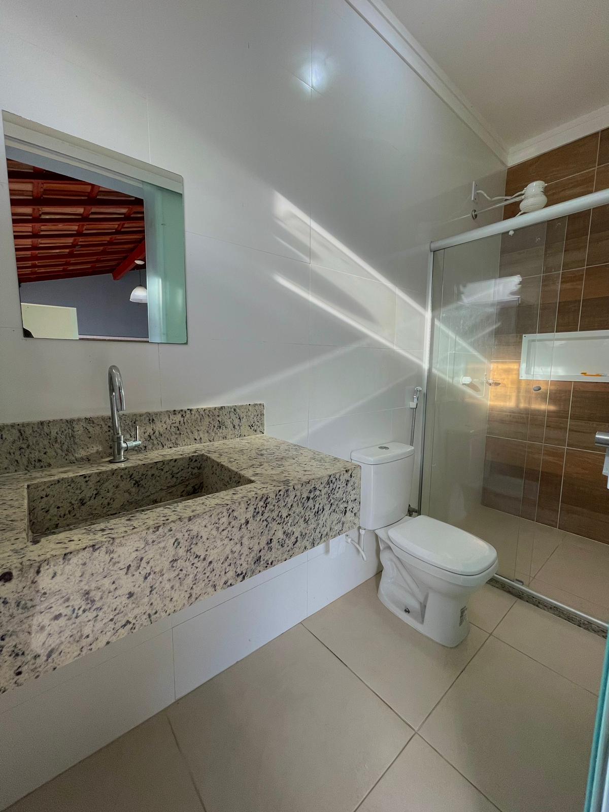 Vende linda casa ampla na Centauro