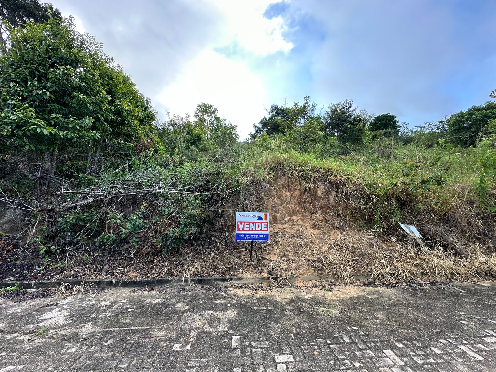 Vende terreno no Residencial Alamar