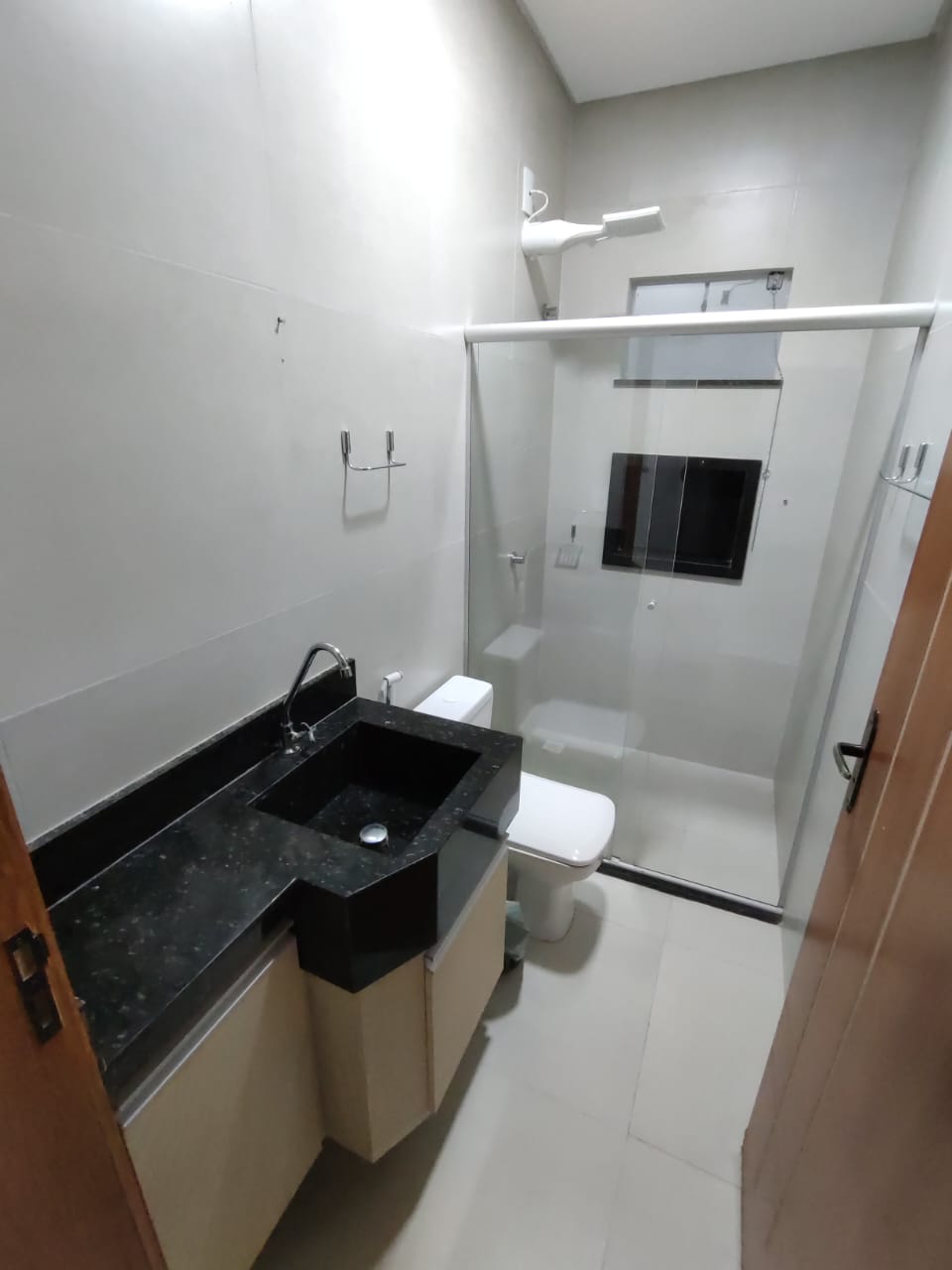 Aluga Apartamento Térreo no Colonial (Sem garagem)