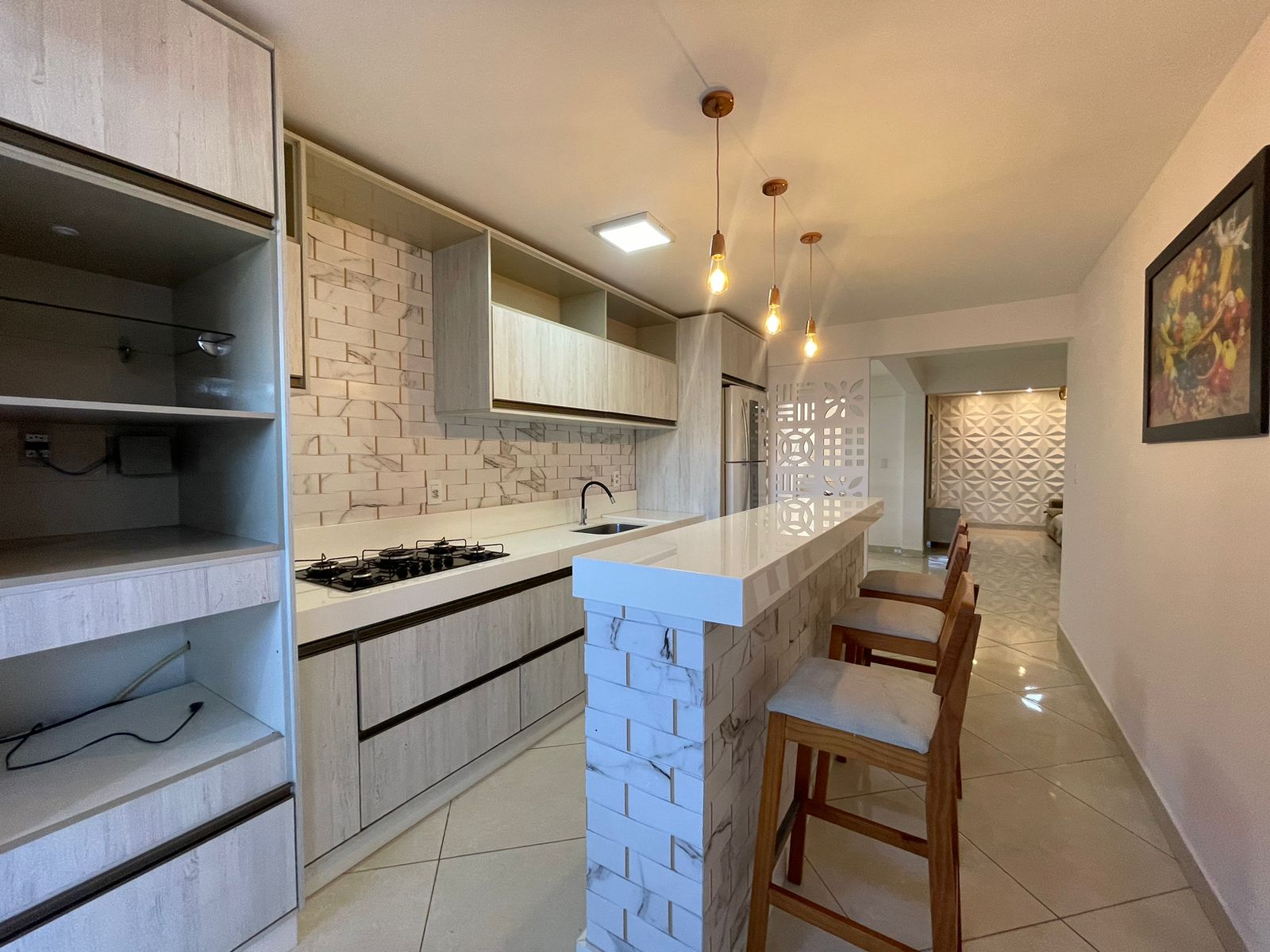 Aluga Apartamento LUXO Térreo Mobiliado  Centro de Eunápolis 