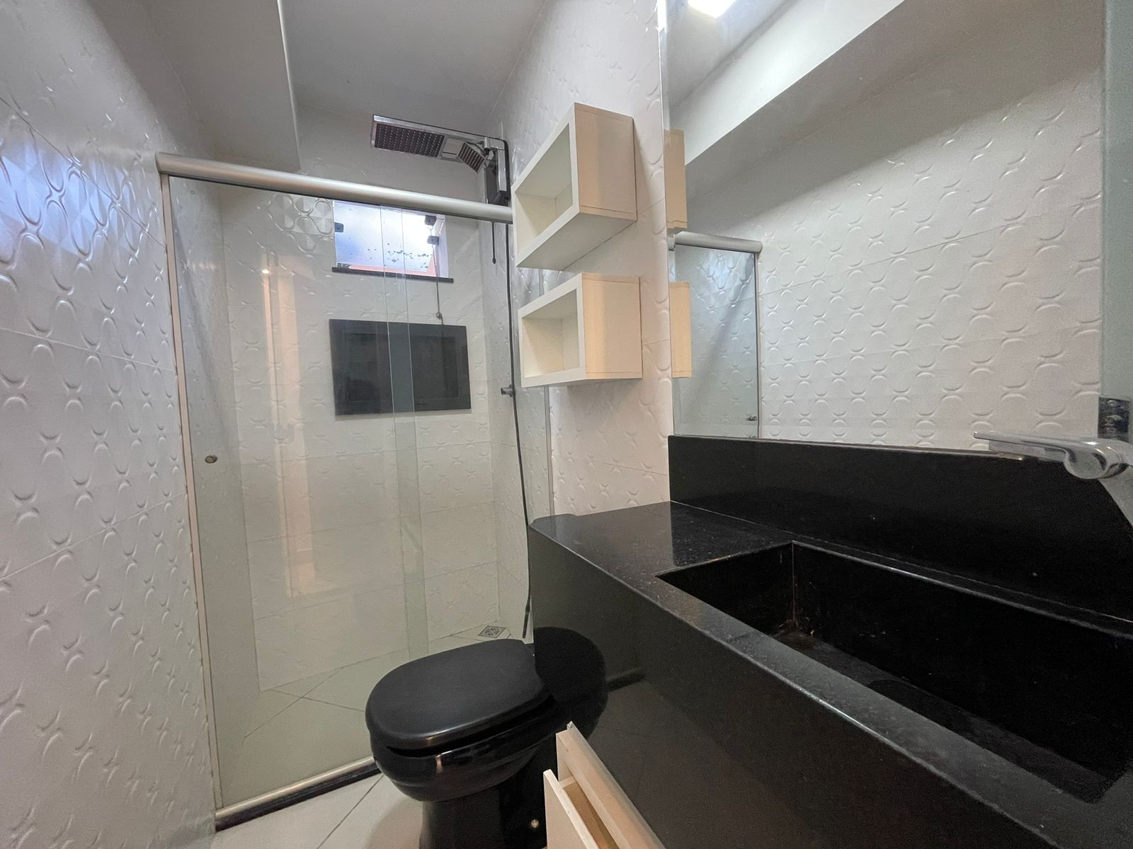 Aluga Apartamento LUXO Térreo Mobiliado  Centro de Eunápolis 