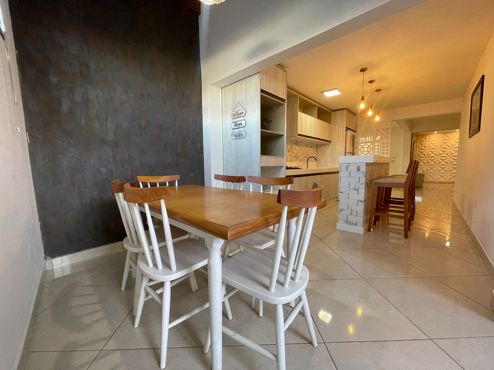 Aluga Apartamento LUXO Térreo Mobiliado  Centro de Eunápolis 
