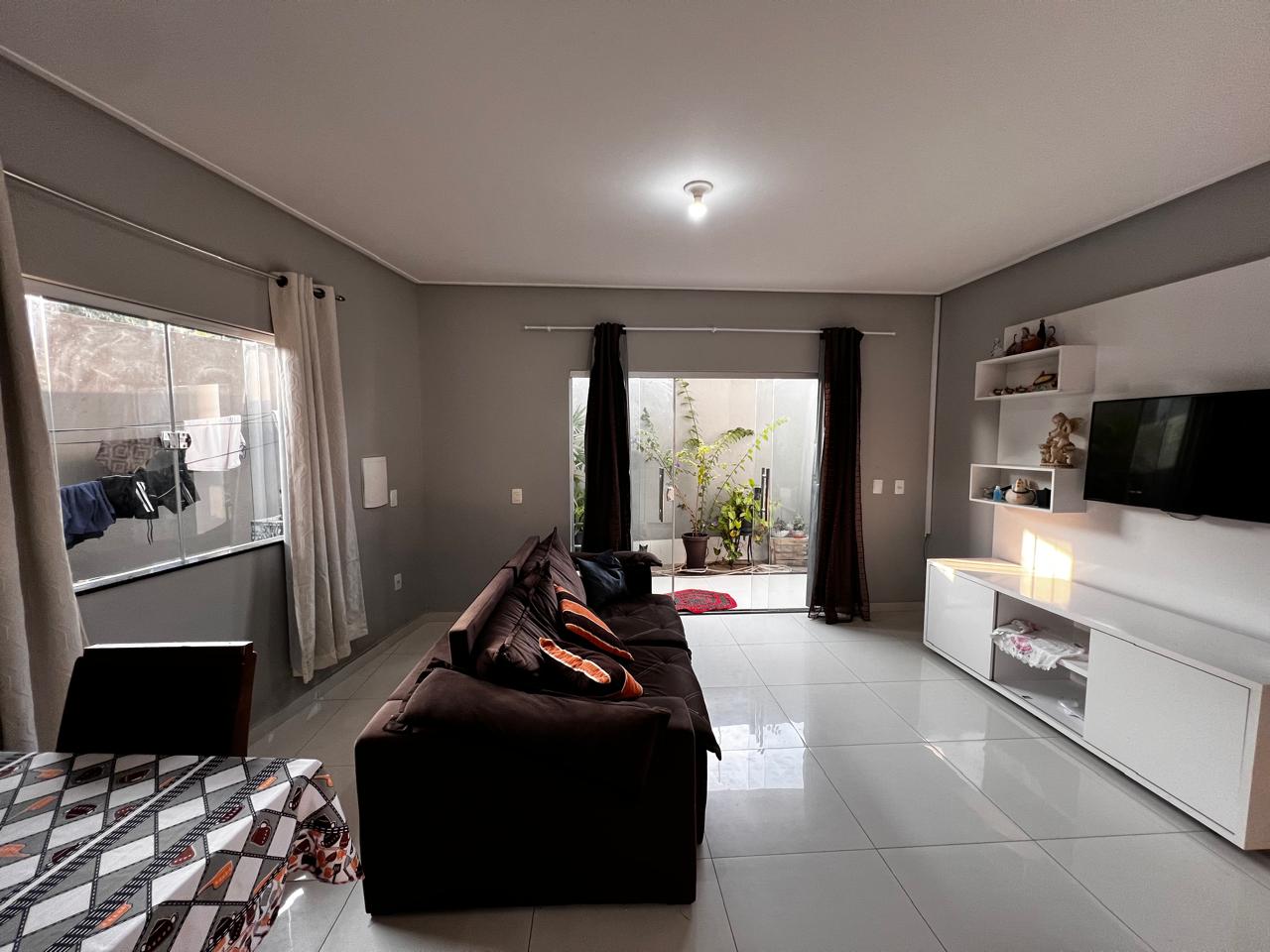 Vende excelente prédio residêncial no bairro Dinah Borges 