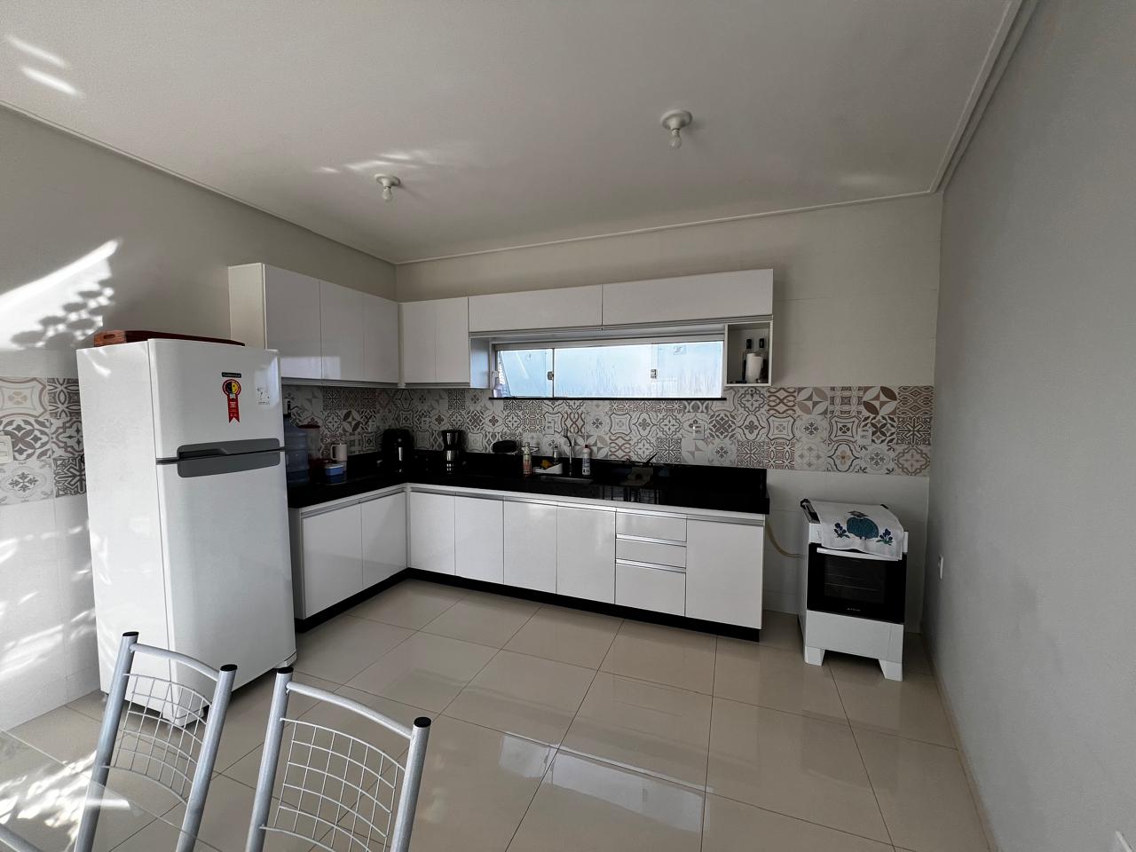 Vende excelente prédio residêncial no bairro Dinah Borges 