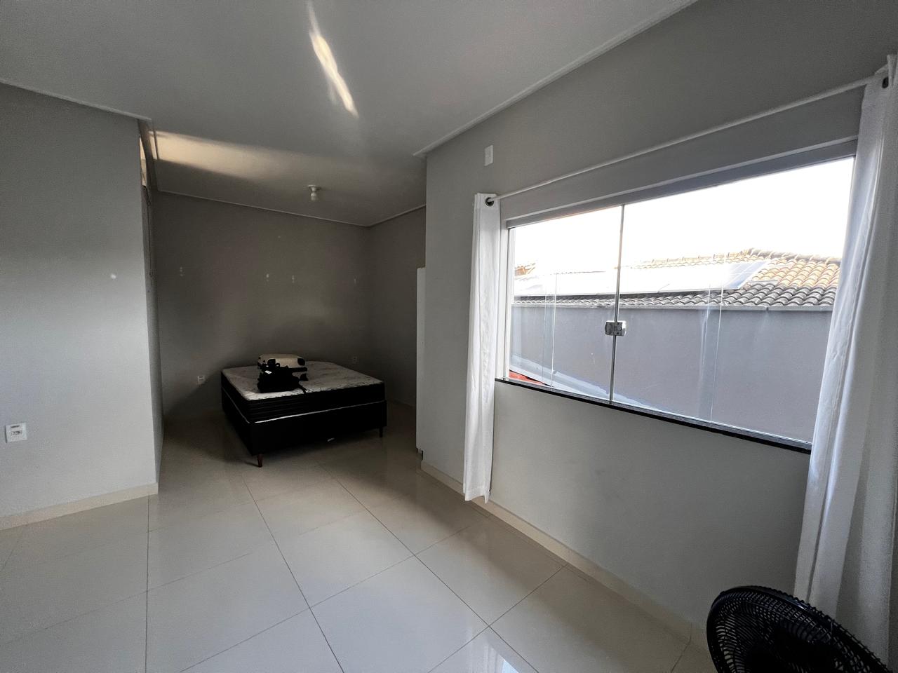 Vende excelente prédio residêncial no bairro Dinah Borges 