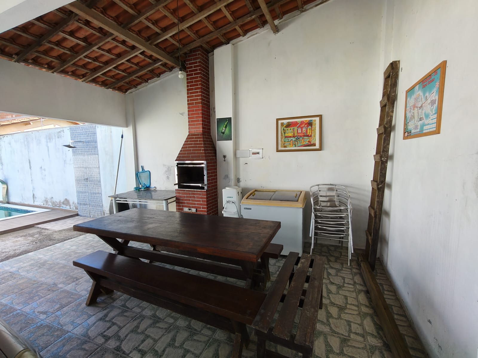 Vende Casa com piscina e área gourmet no Moisés Reis 