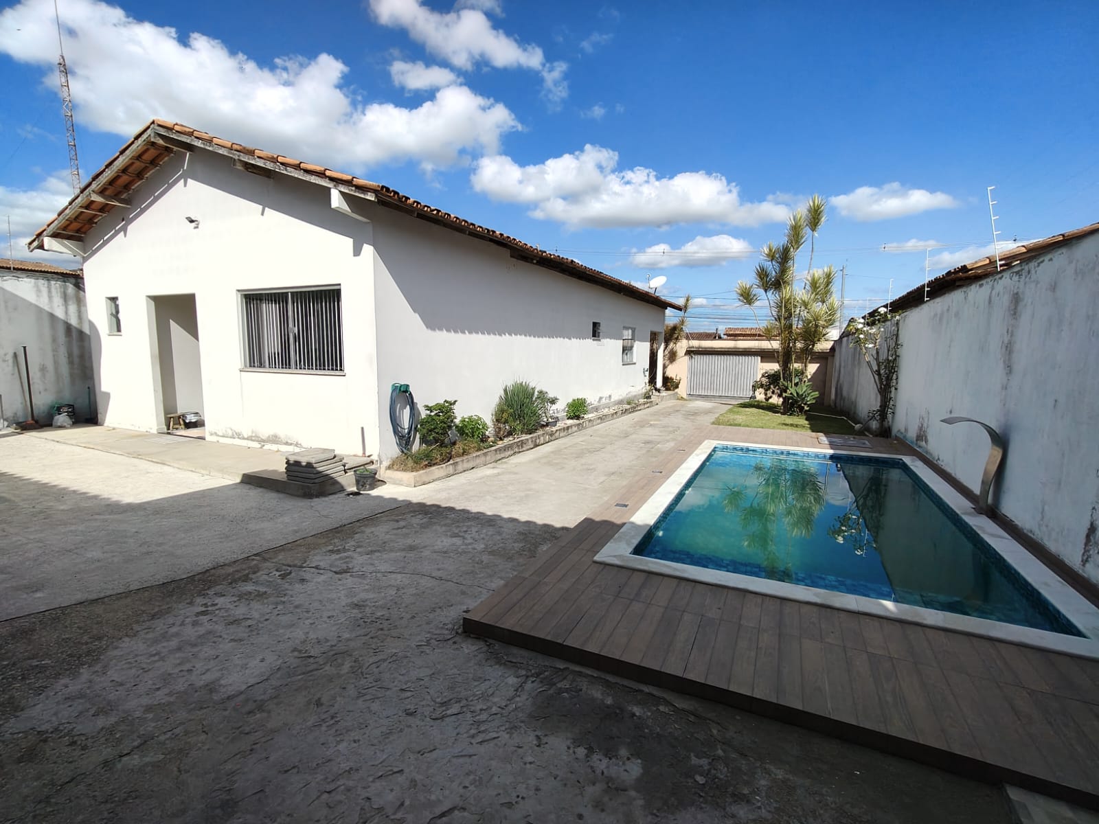 Vende Casa com piscina e área gourmet no Moisés Reis 
