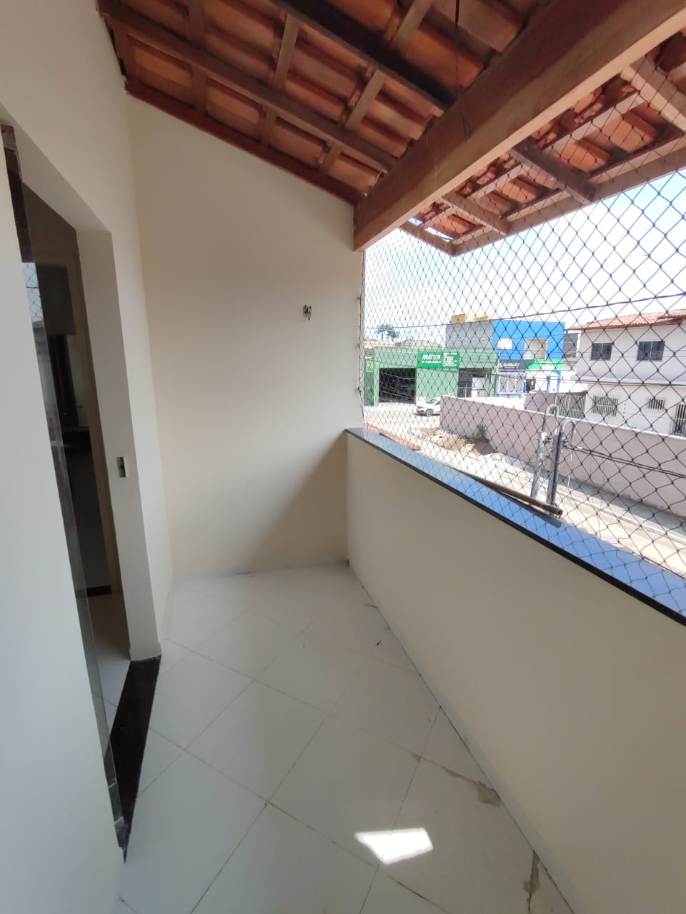 Aluga Casa Duplex com Duas Suítes no Início do Dinah Borges