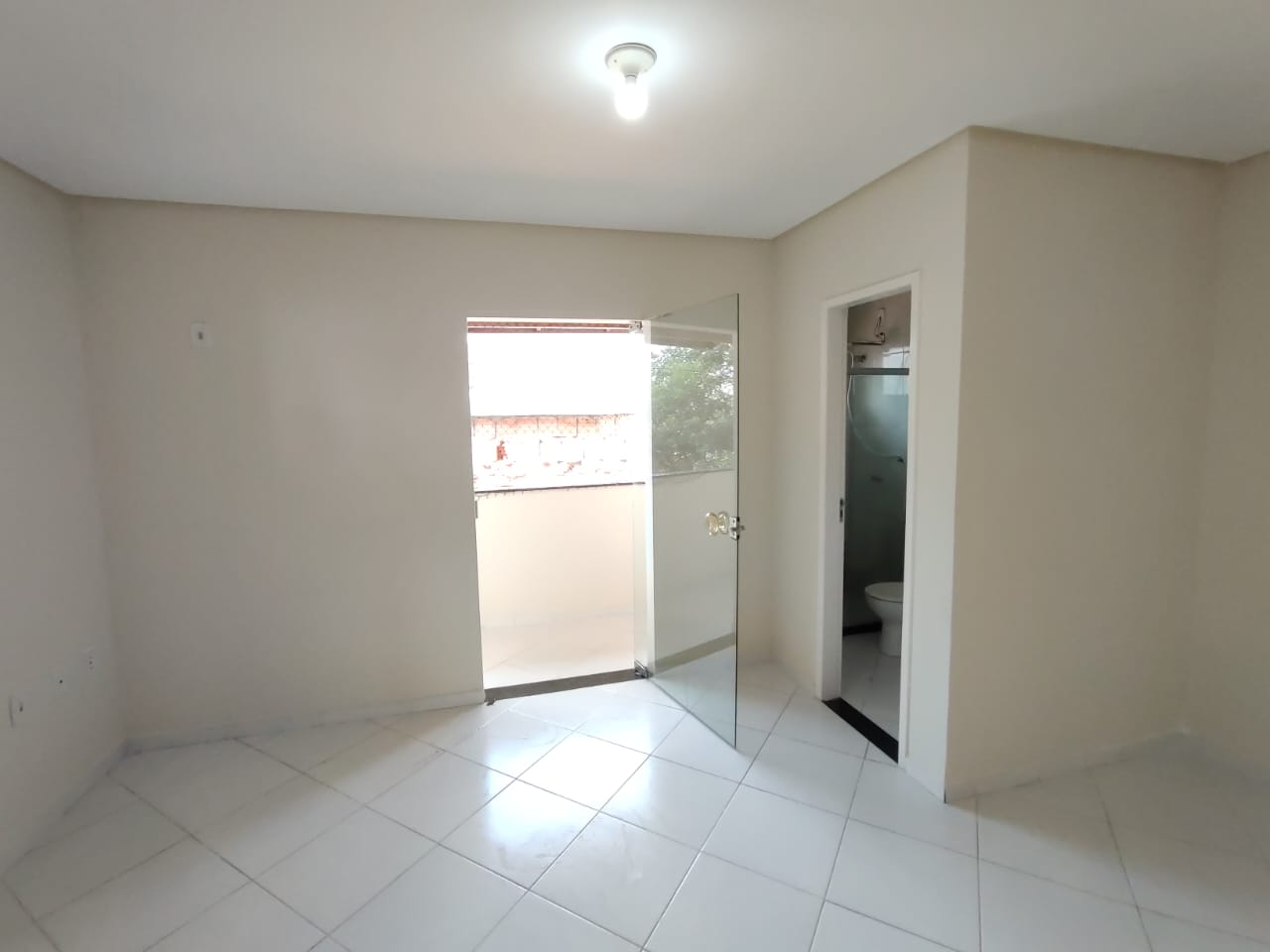 Aluga Casa Duplex com Duas Suítes no Início do Dinah Borges