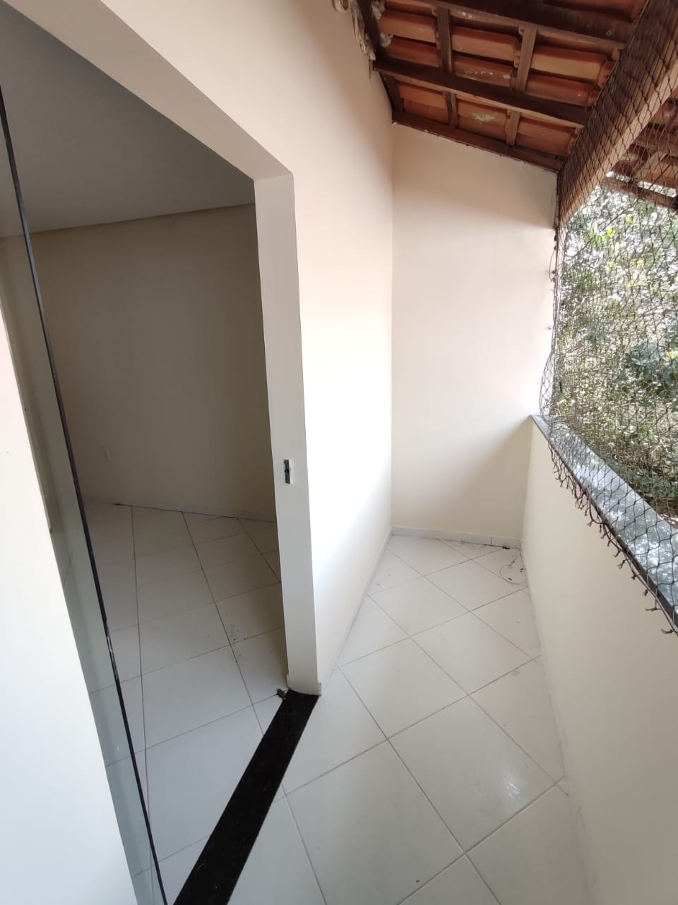 Aluga Casa Duplex com Duas Suítes no Início do Dinah Borges