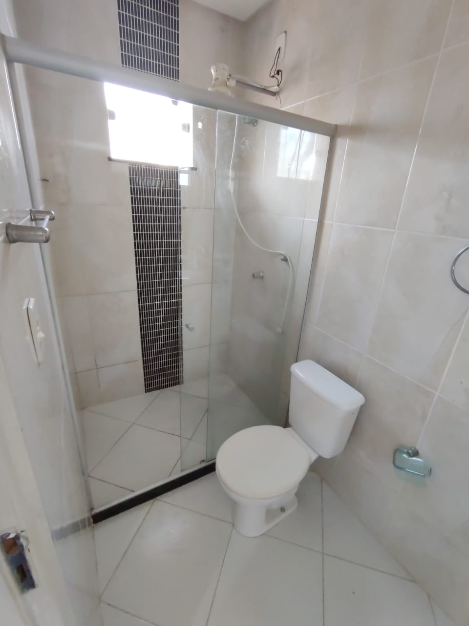 Aluga Casa Duplex com Duas Suítes no Início do Dinah Borges