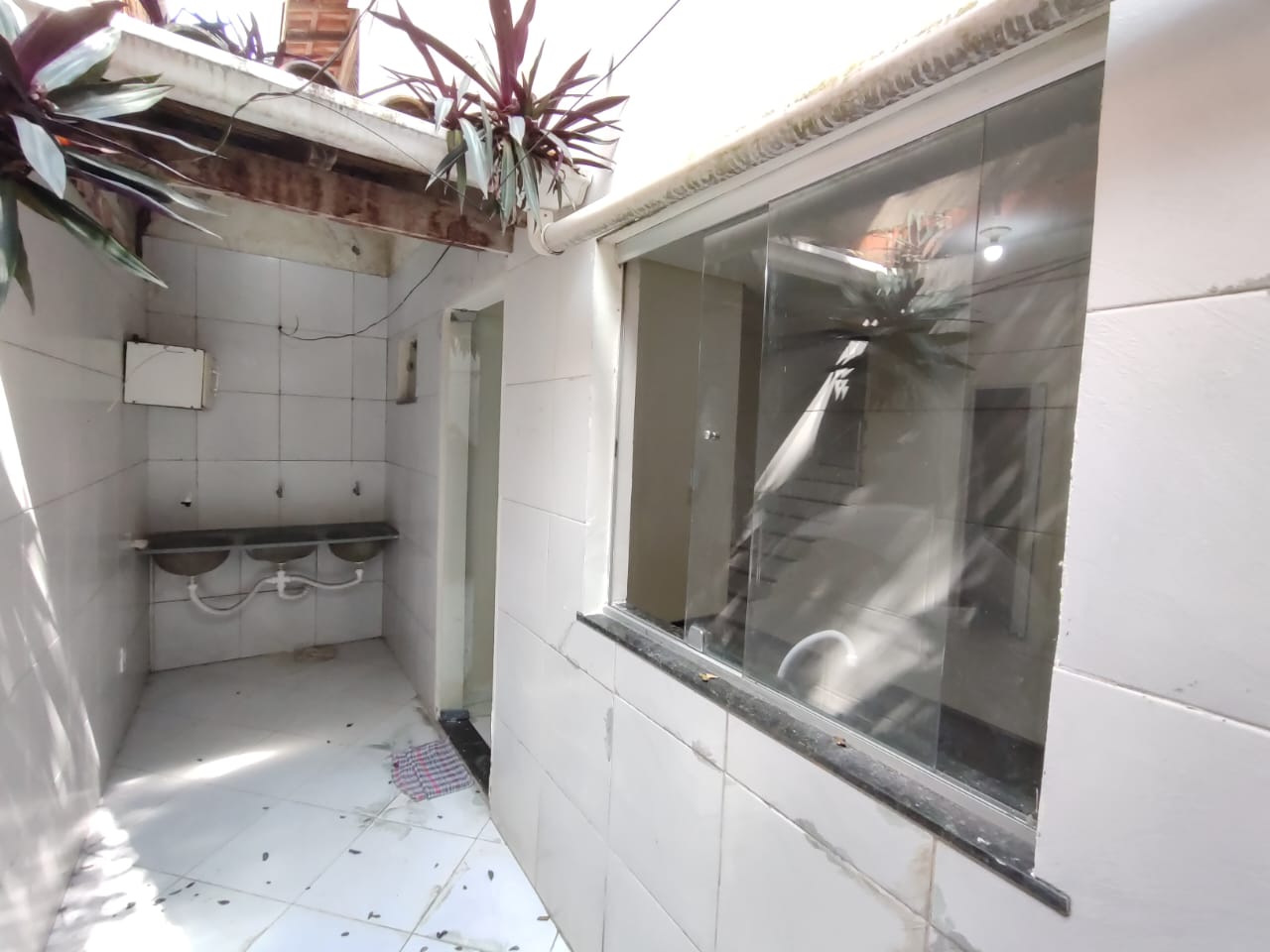 Aluga Casa Duplex com Duas Suítes no Início do Dinah Borges