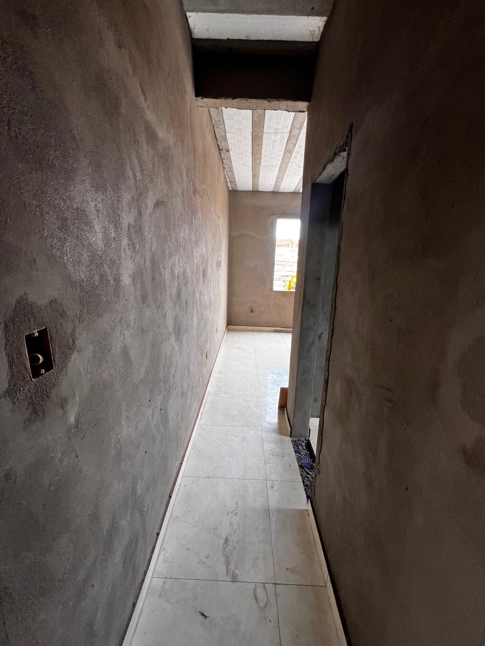 Vende casa térrea em obras no Jardim América 3