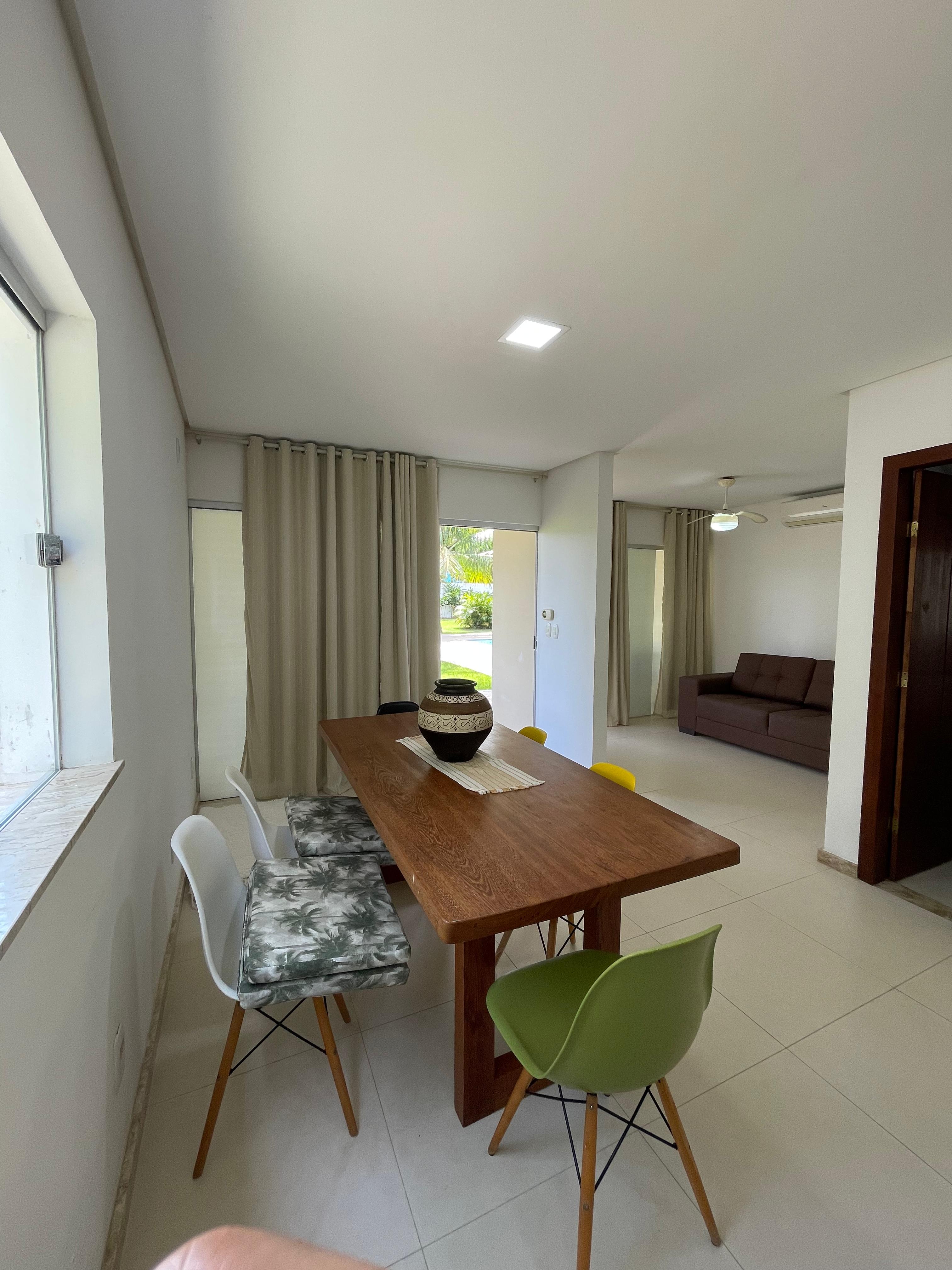 Vende Condomínio/Pousada mobiliada em Arraial d’Ajuda-Ba, 200m da praia.