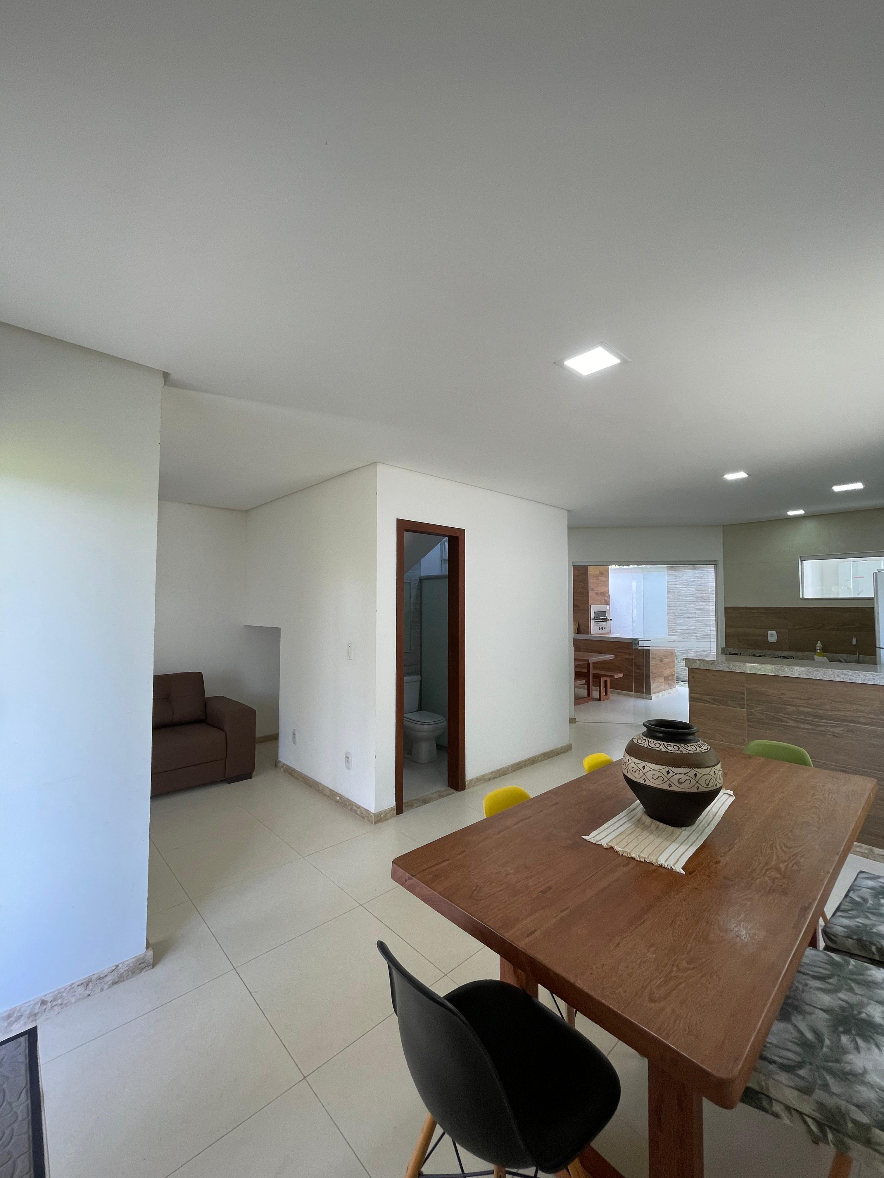 Vende Condomínio/Pousada mobiliada em Arraial d’Ajuda-Ba, 200m da praia.