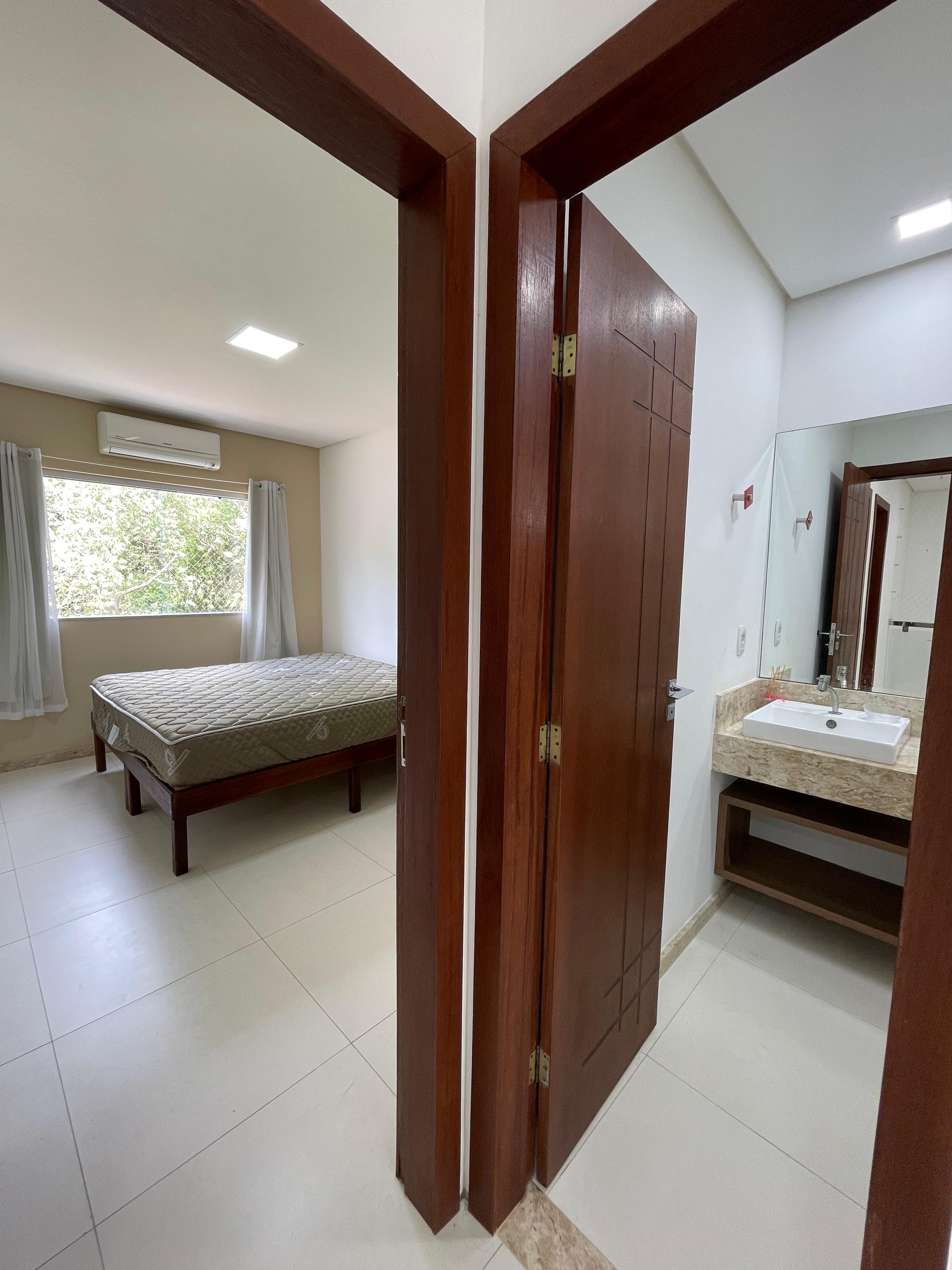Vende Condomínio/Pousada mobiliada em Arraial d’Ajuda-Ba, 200m da praia.