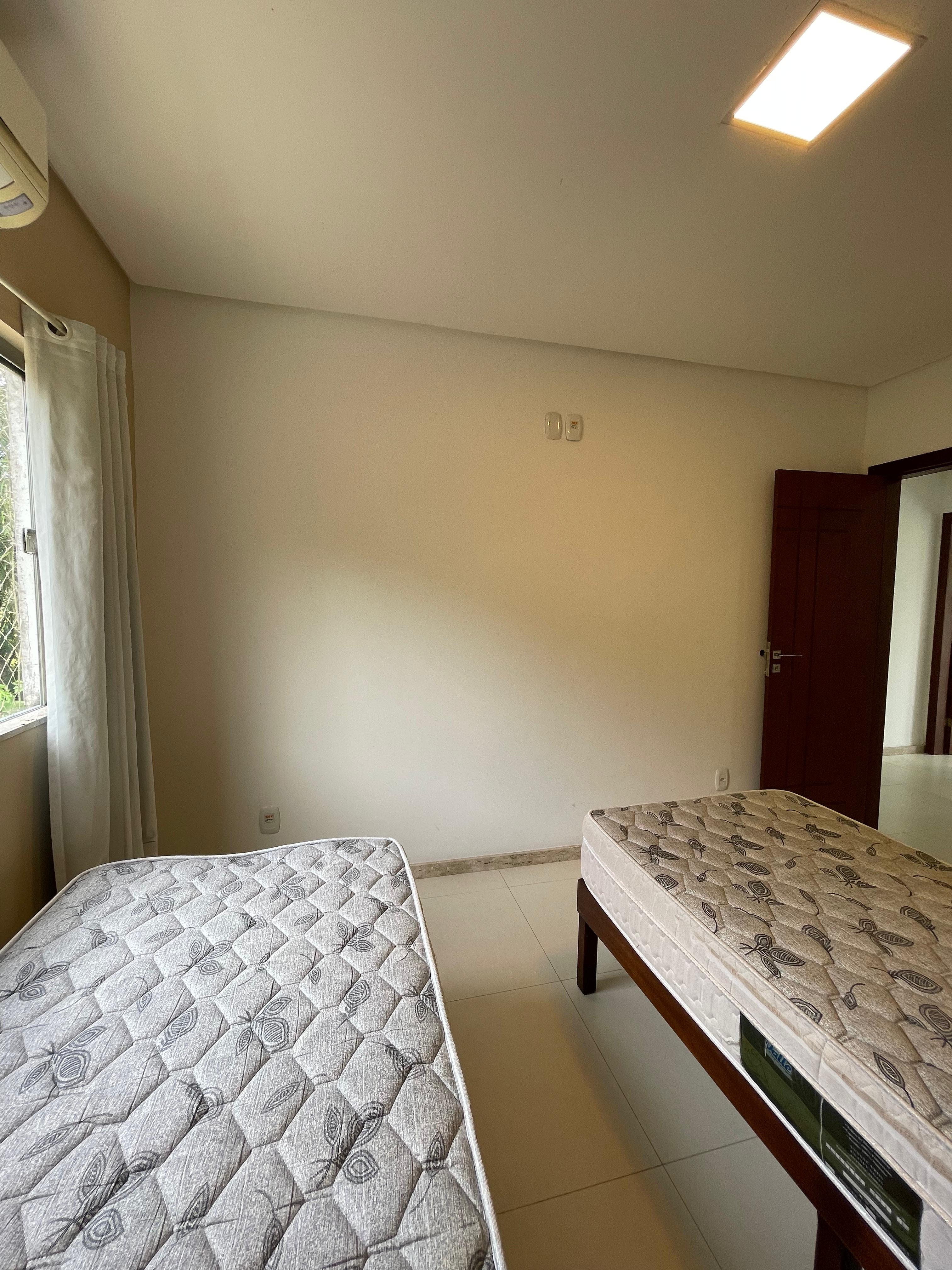 Vende Condomínio/Pousada mobiliada em Arraial d’Ajuda-Ba, 200m da praia.
