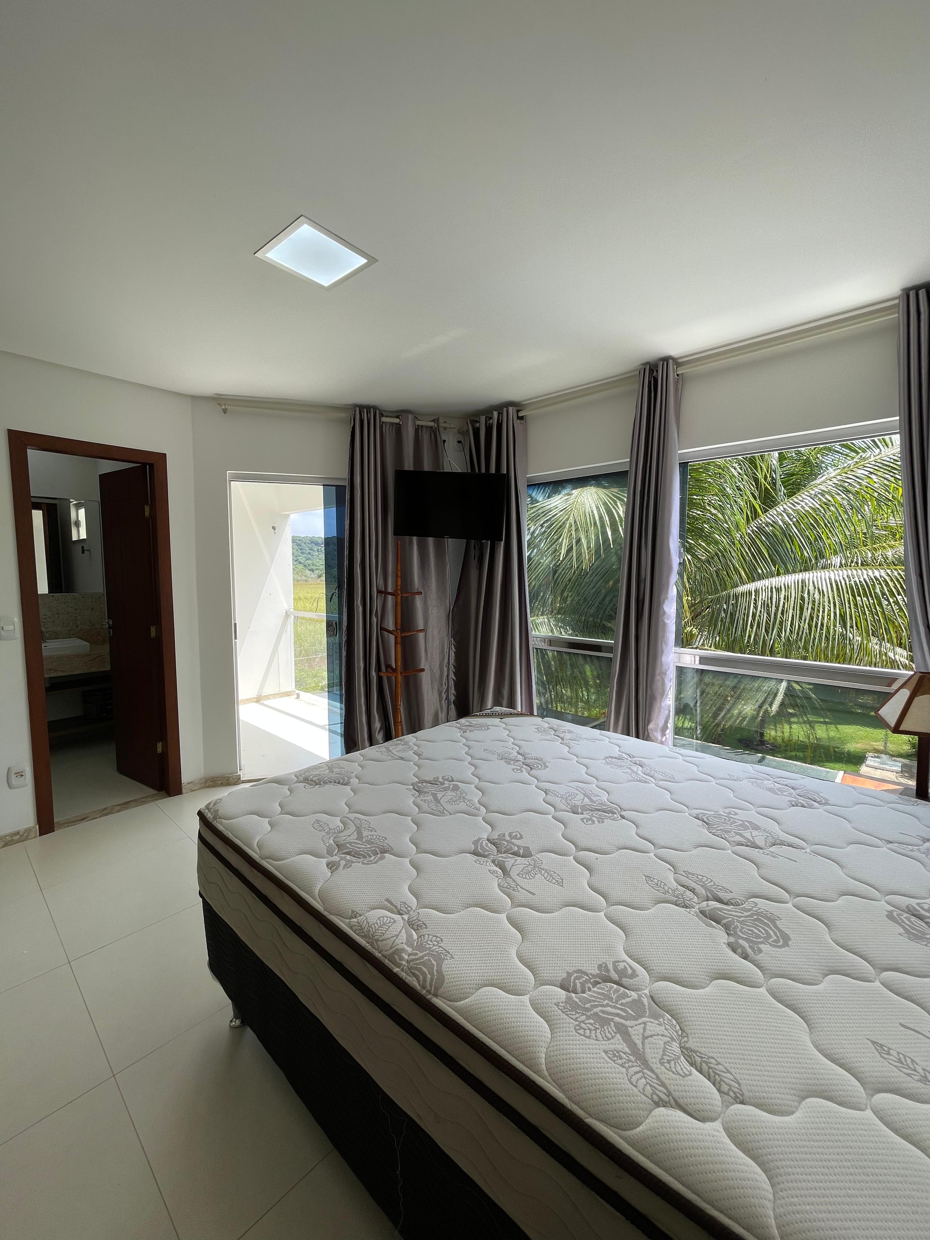 Vende Condomínio/Pousada mobiliada em Arraial d’Ajuda-Ba, 200m da praia.
